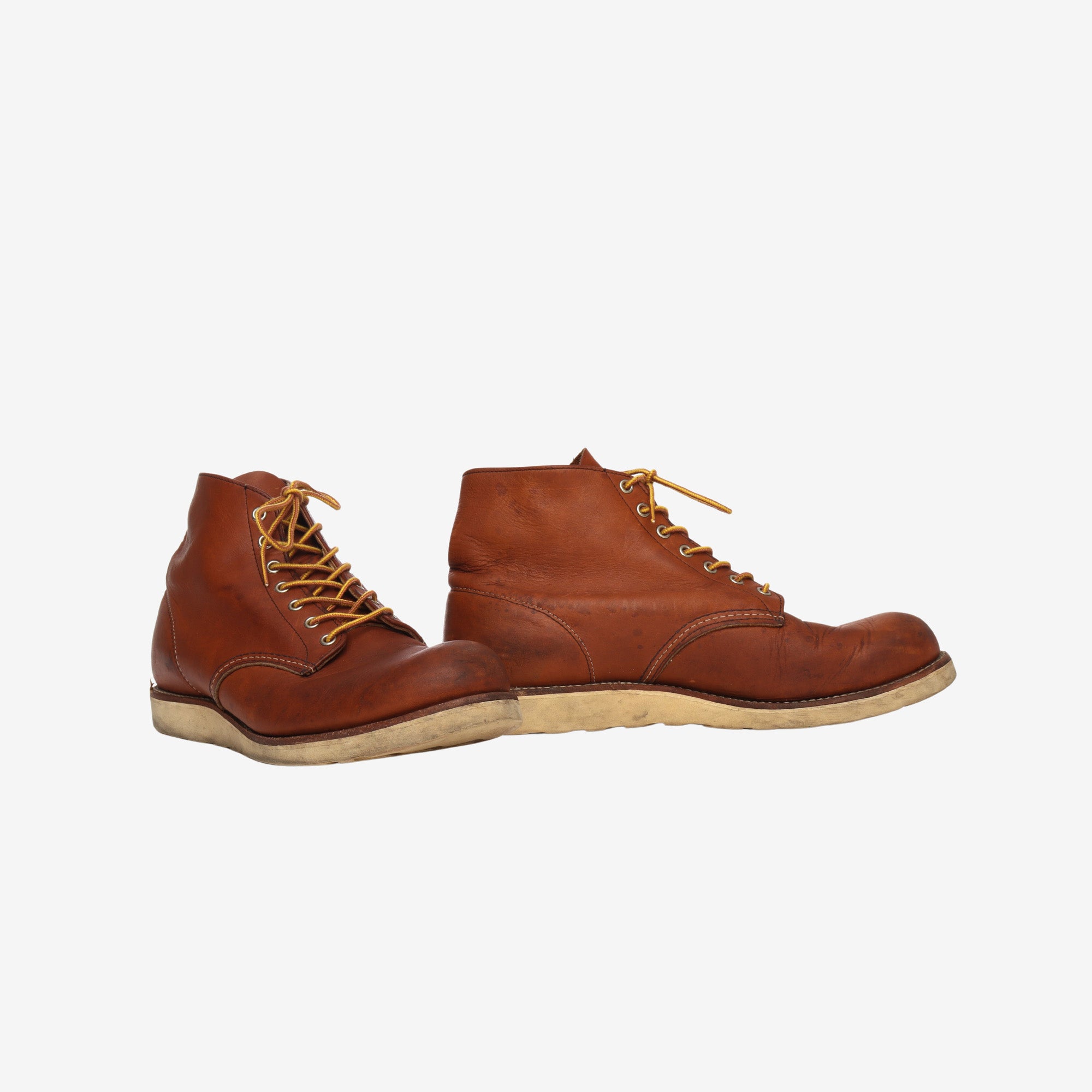 8822 Classic Round Toe Boots