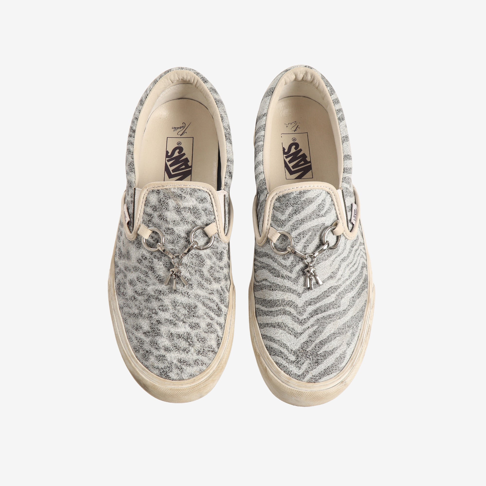 Classic Slip-On V (Needles)