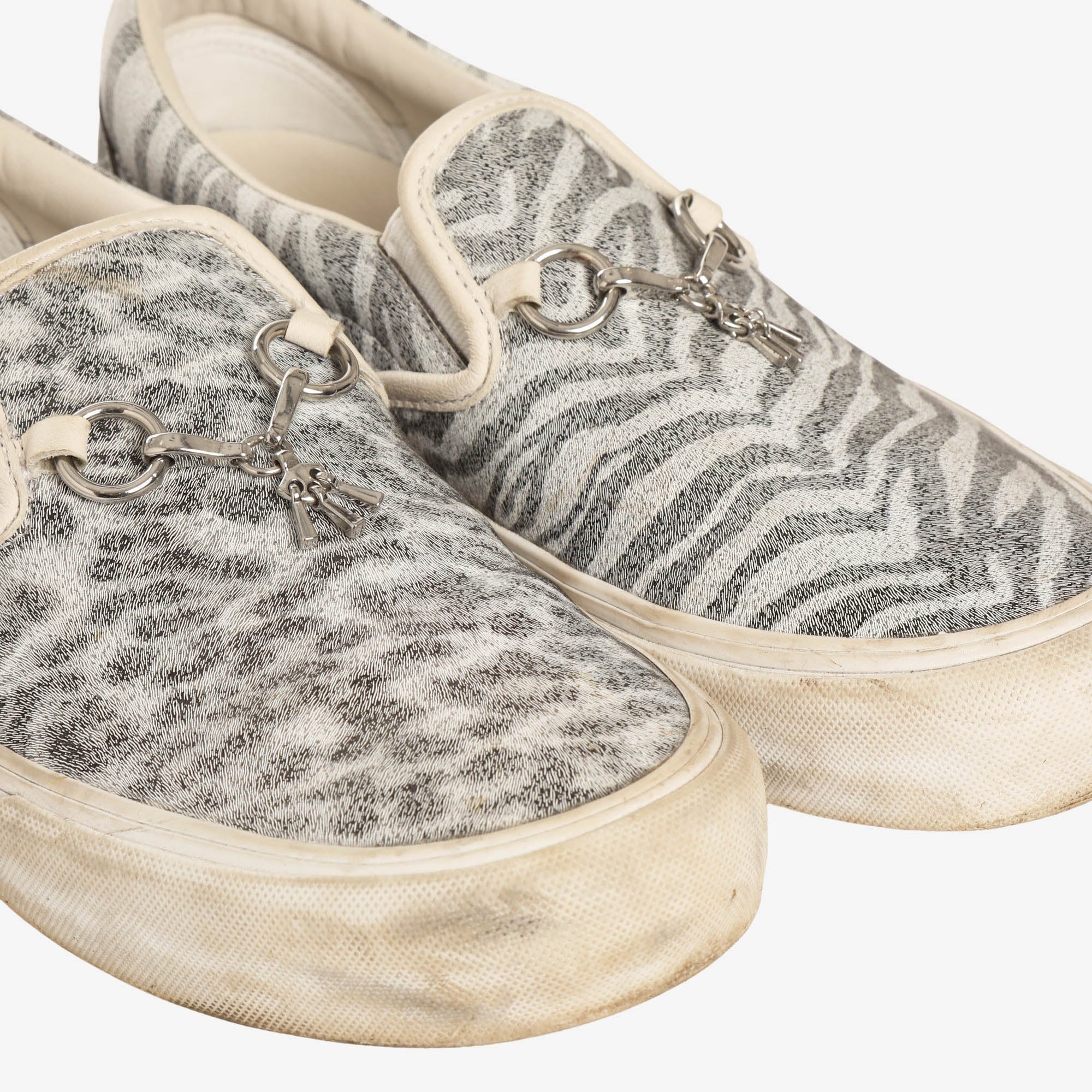 Classic Slip-On V (Needles)