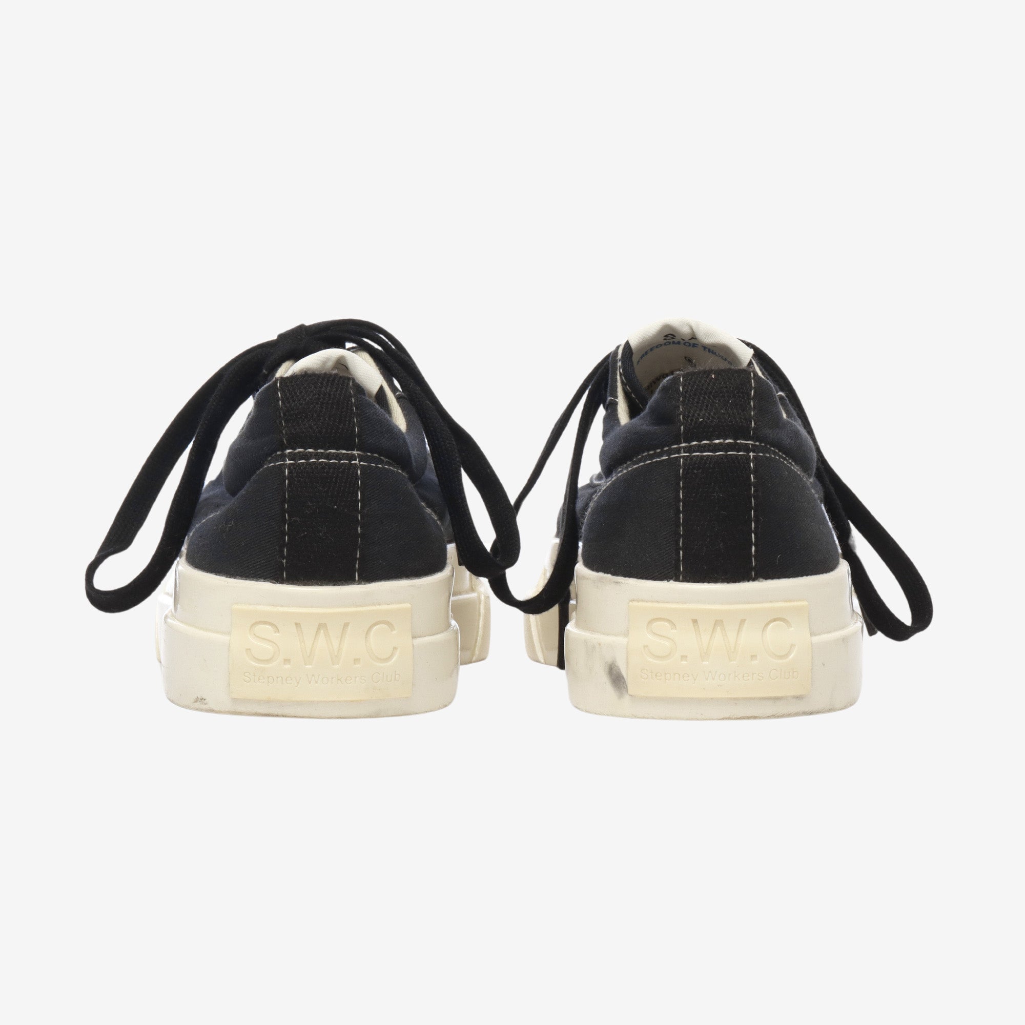 Dellow Canvas Sneaker