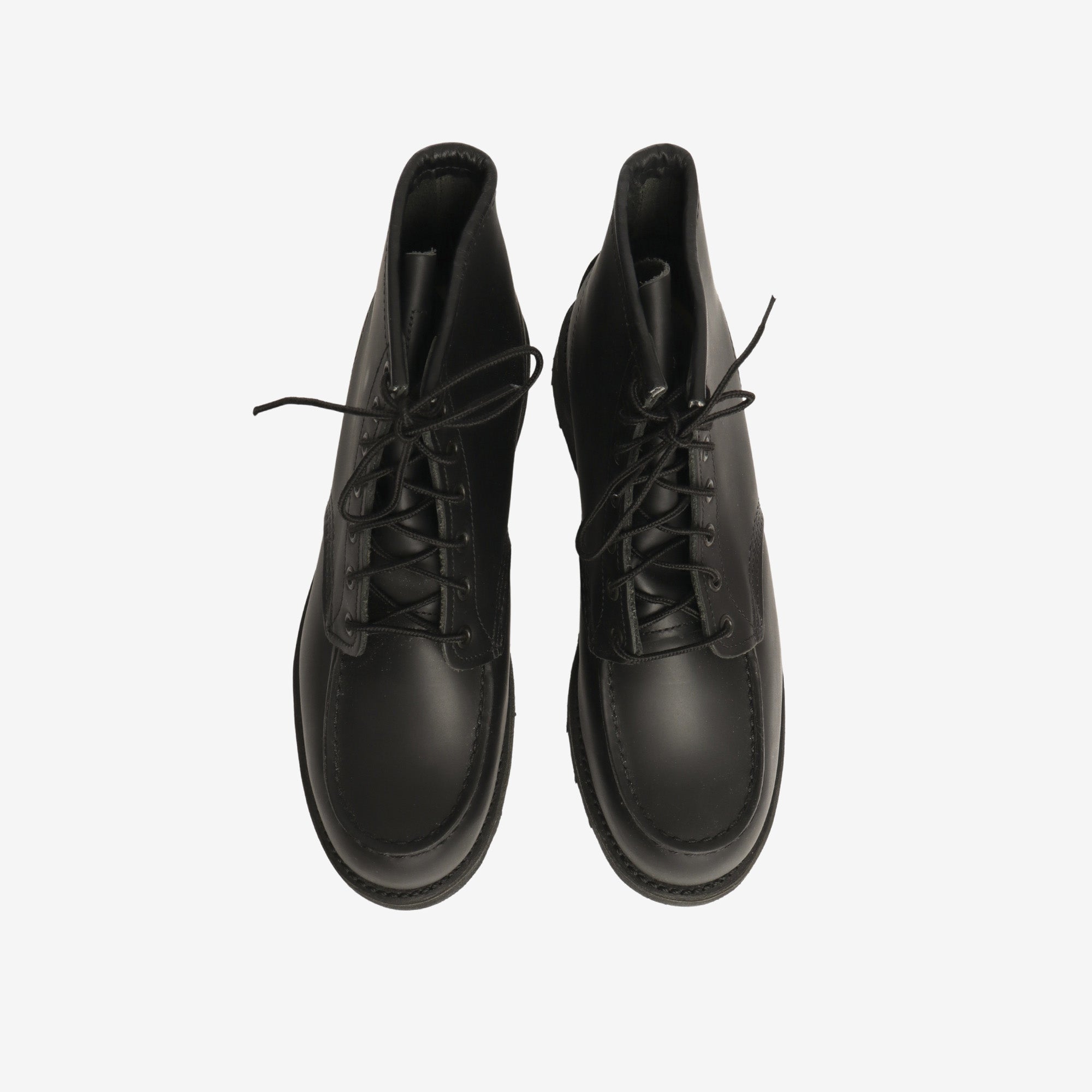 8137 Classic Moc Toe Boots