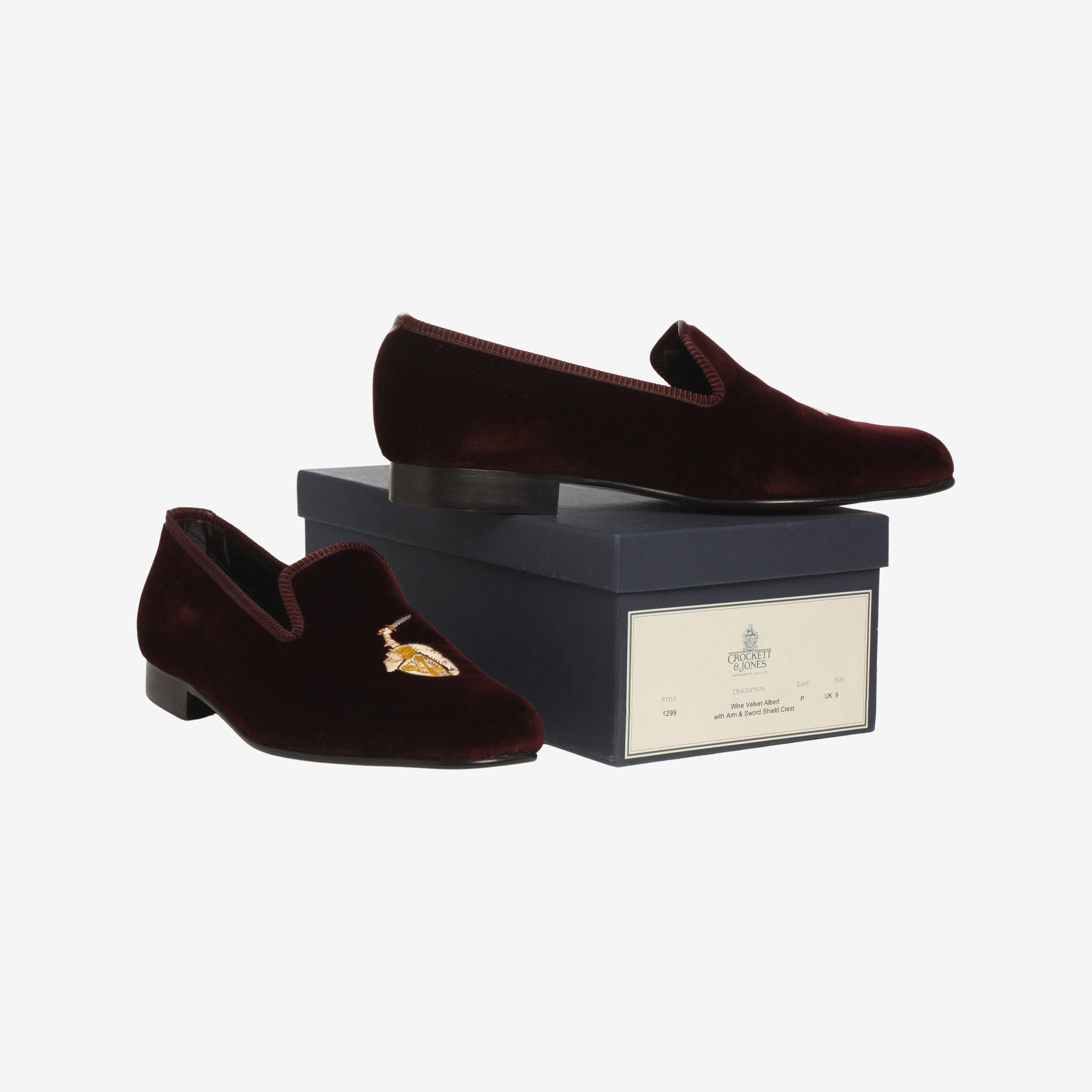 Crested Velvet Albert Slipper