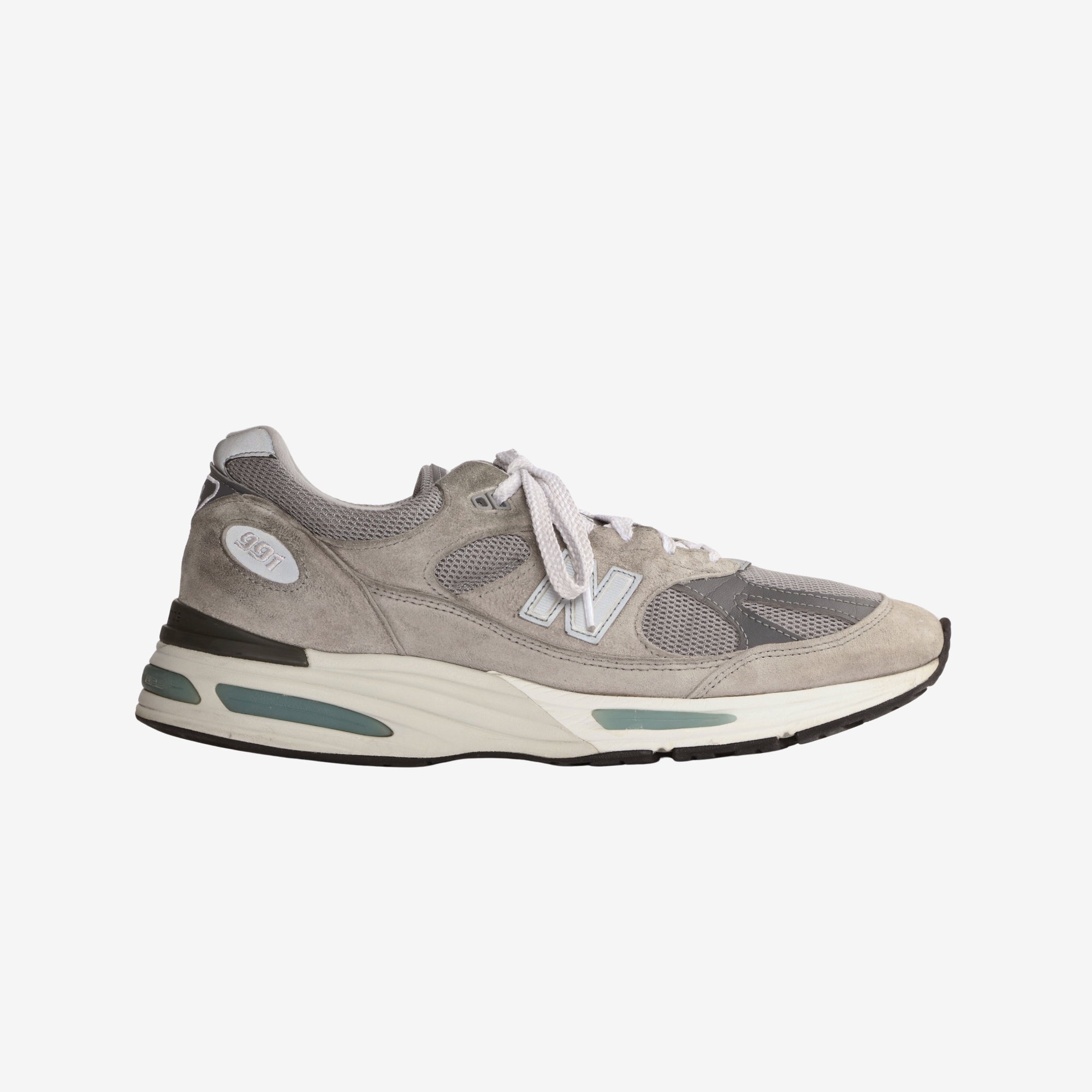 991v2 Suede Sneakers (UK)