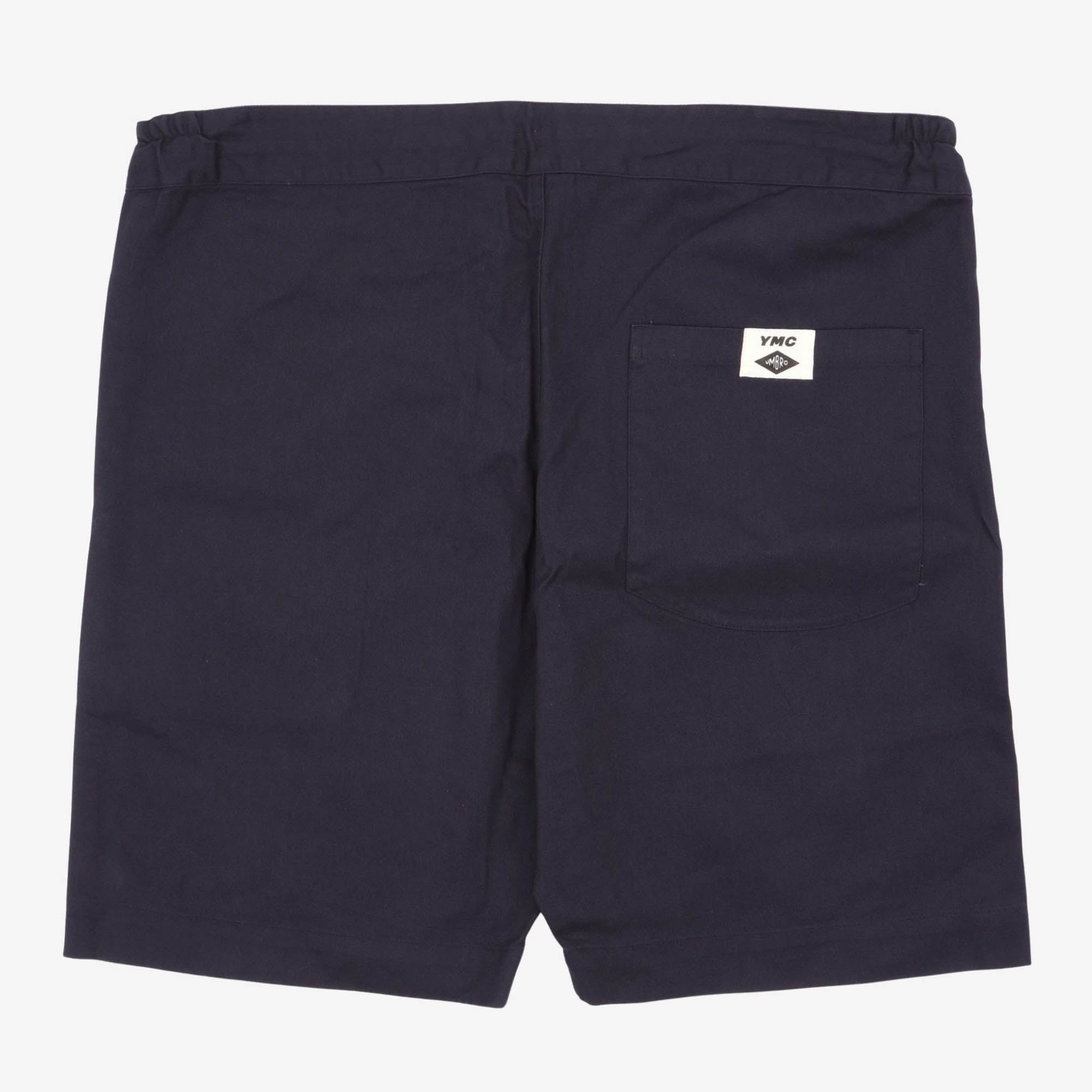 Umbro Wide Leg Shorts (42W)