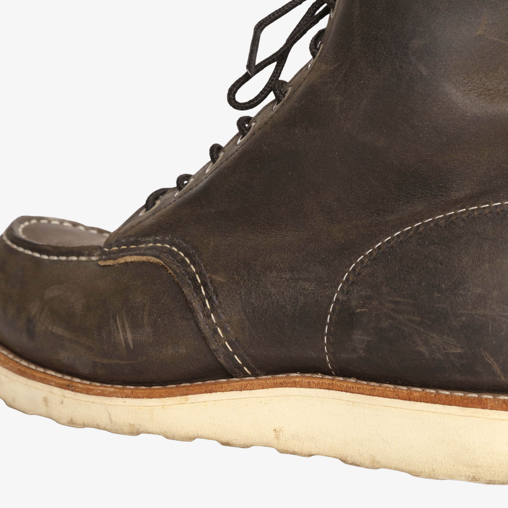8990 Classic Moc Toe Boots