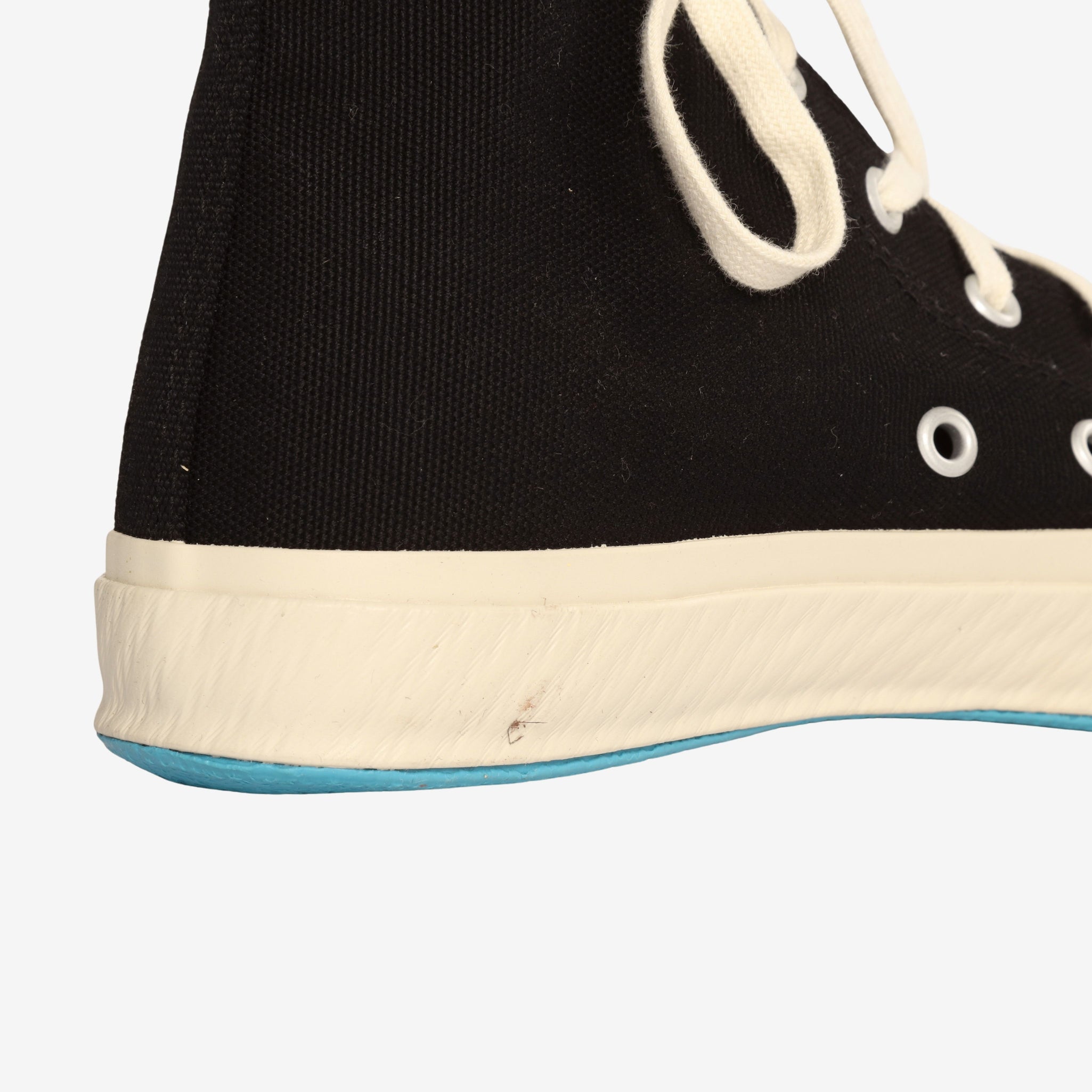 01JP Hi Top Sneakers