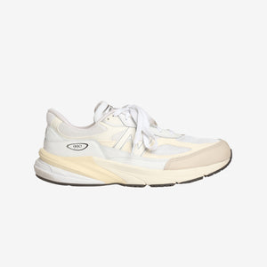 U990 V6 Sneaker