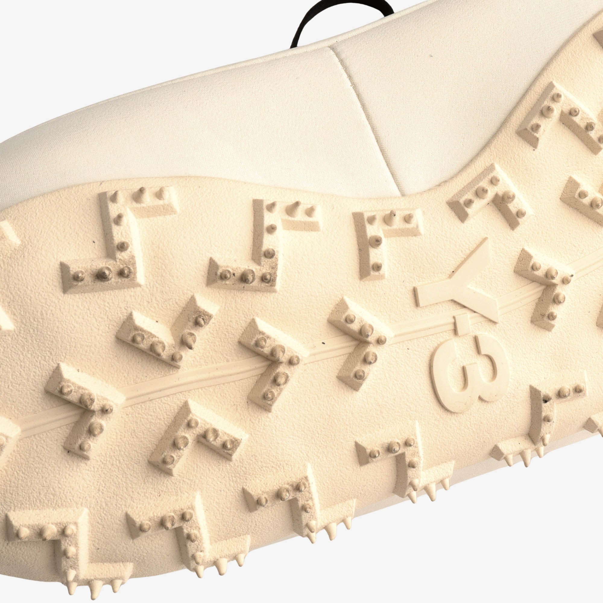Makura Sneakers