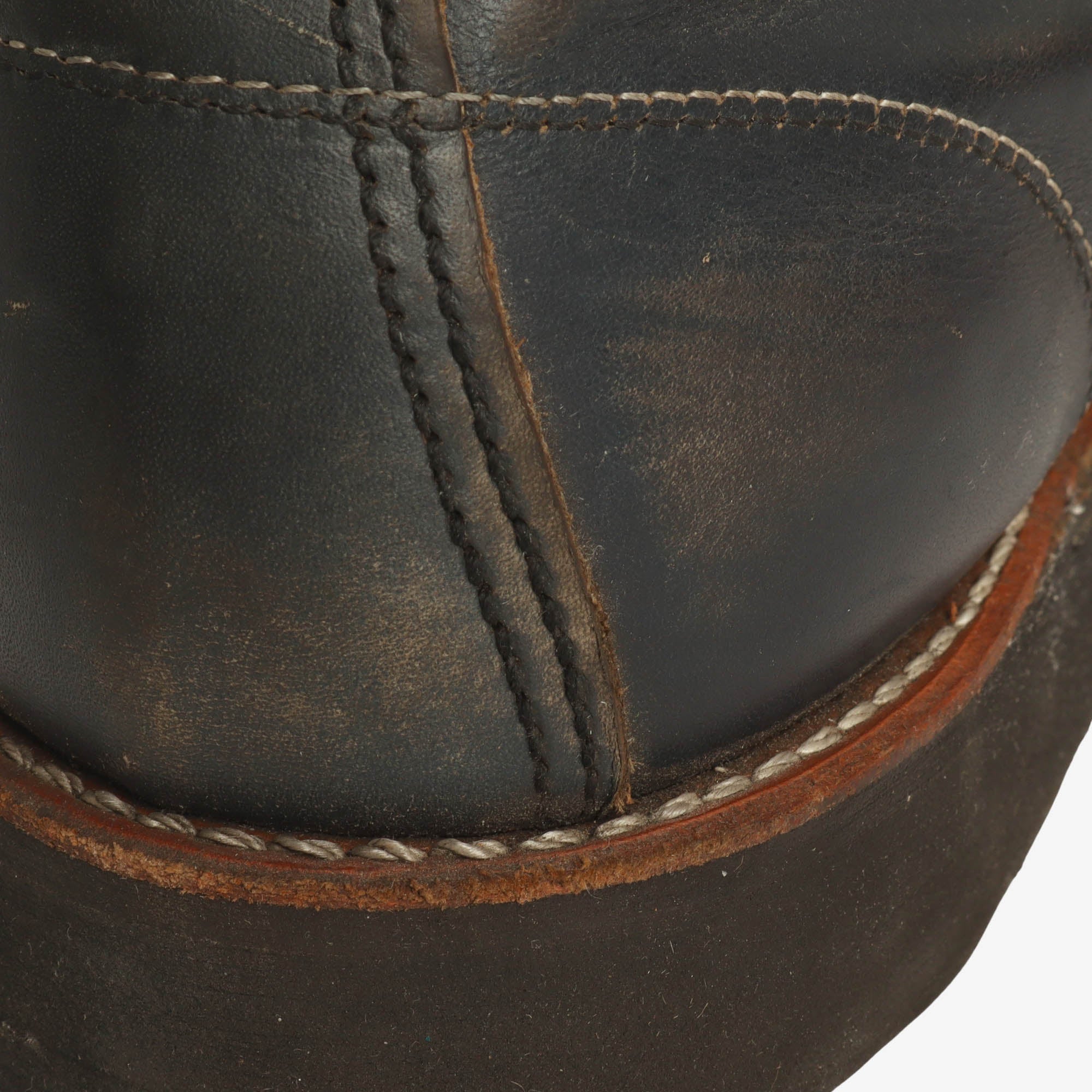 8882 Classic Moc Toe Boots