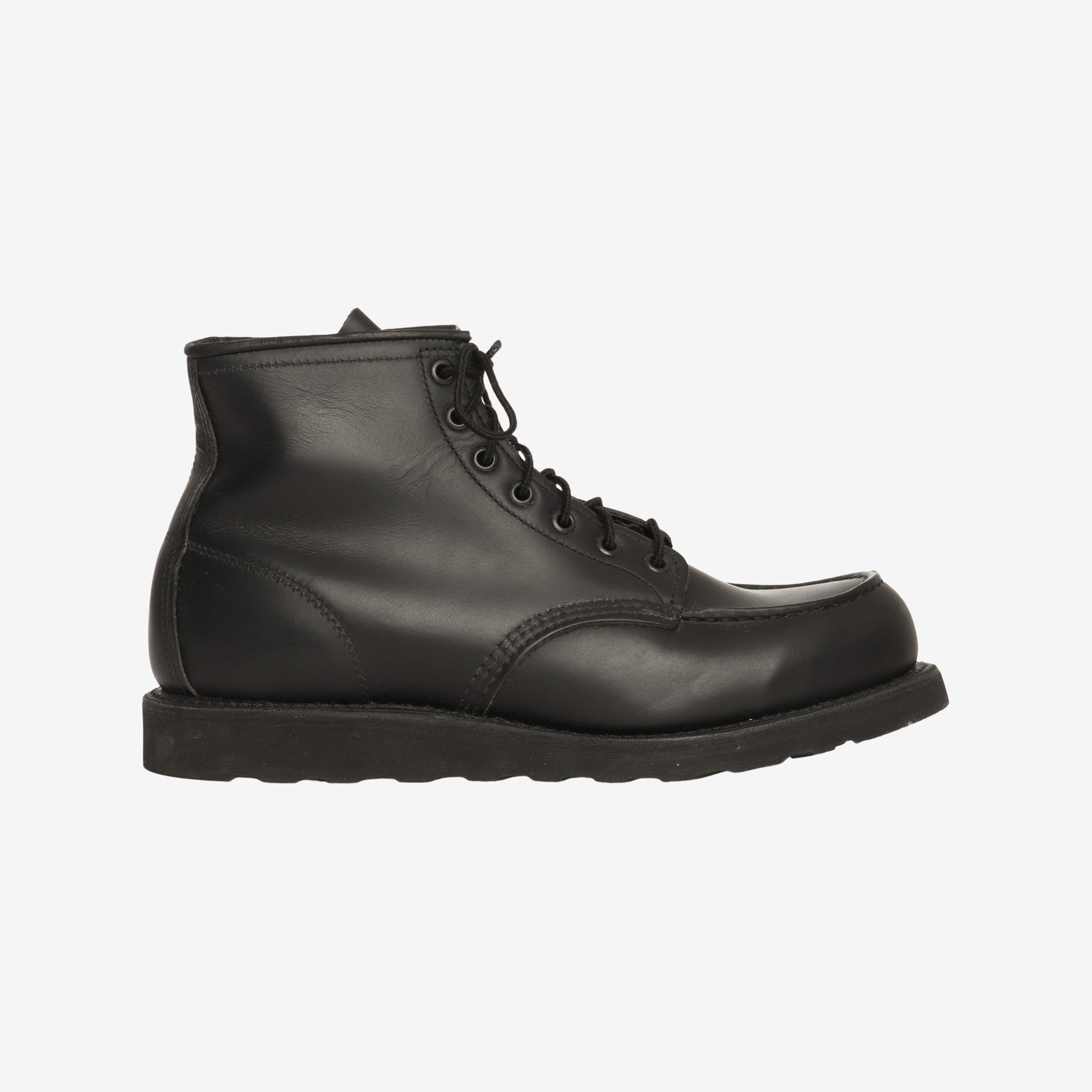 8137 Classic Moc Toe Boots