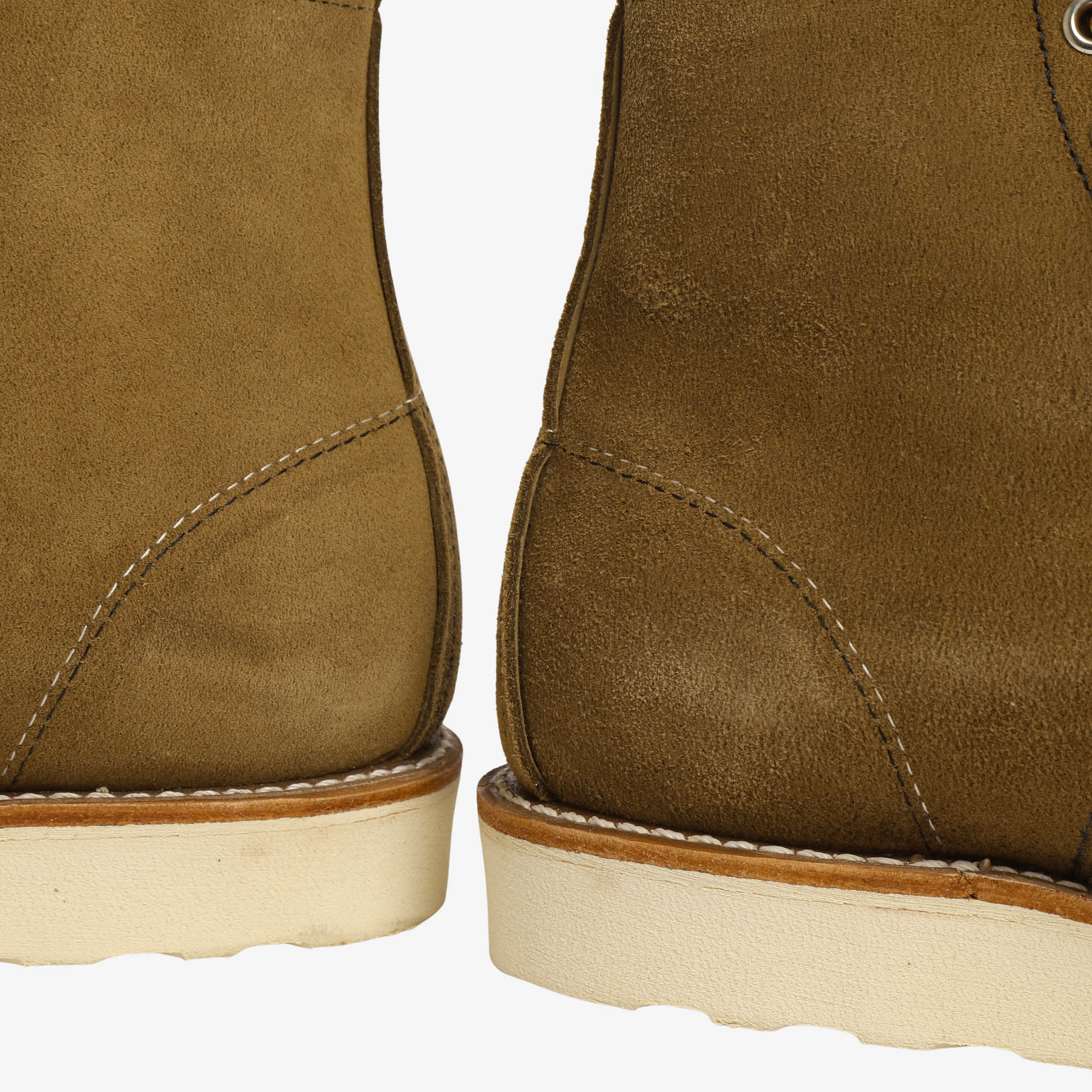 8881 Classic Moc Toe Boots
