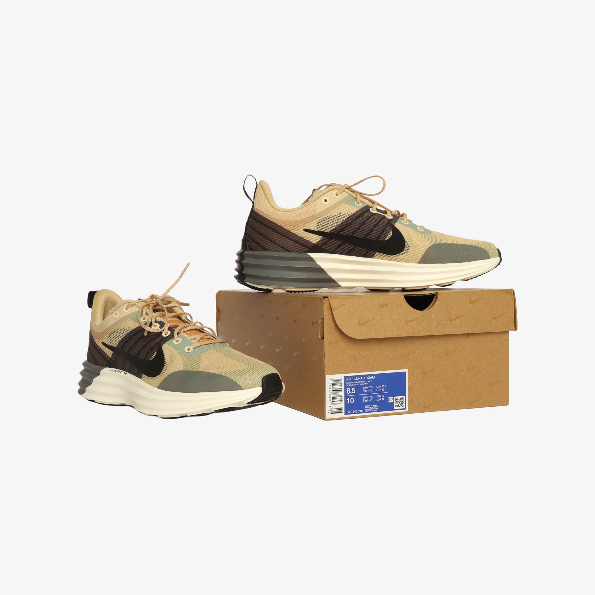 Lunar Roam Sneakers