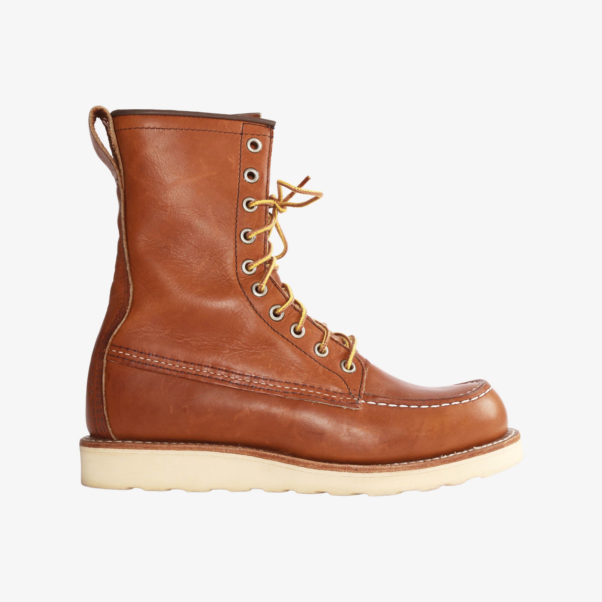 877 Classic Moc Toe Boots
