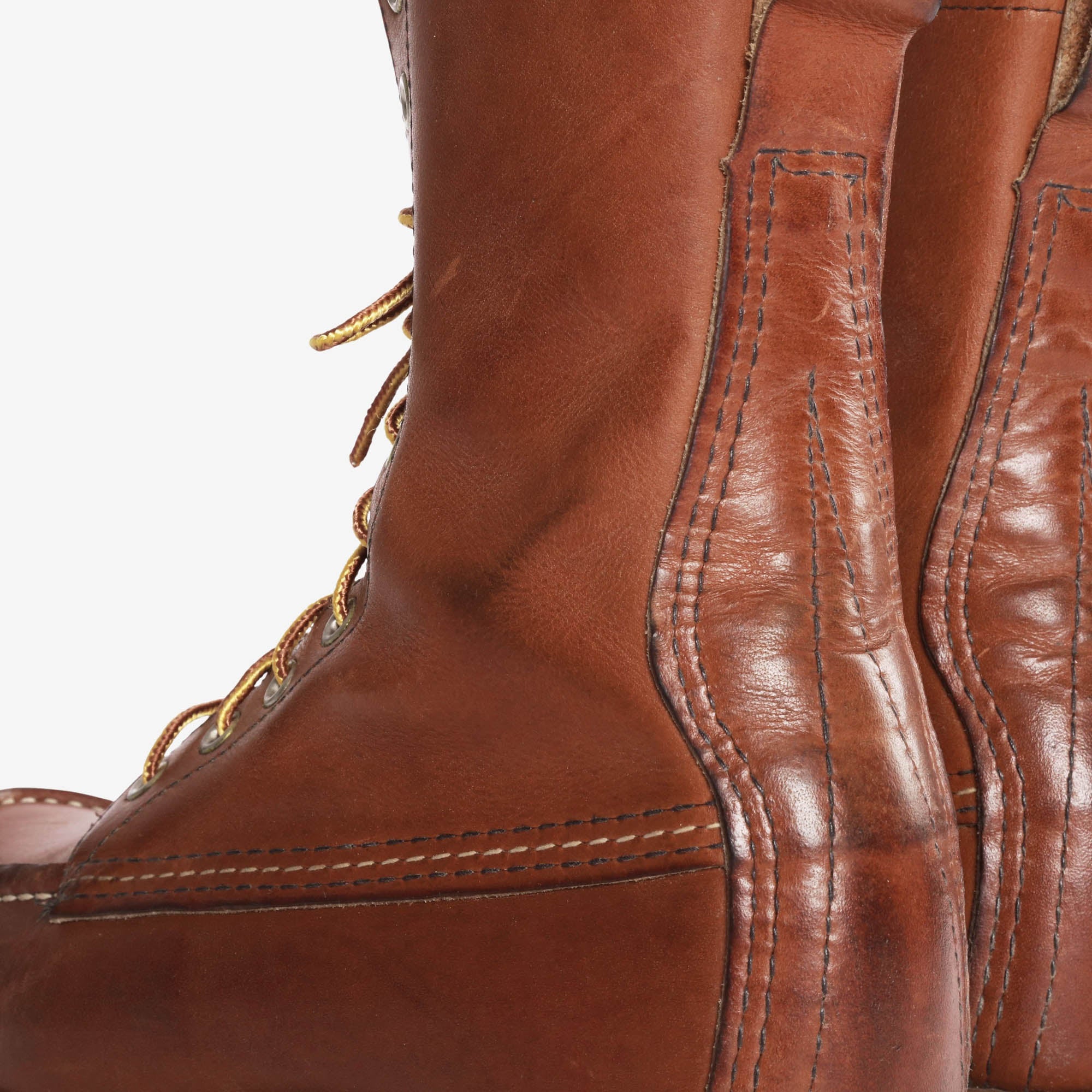877 Classic Moc Toe Boots