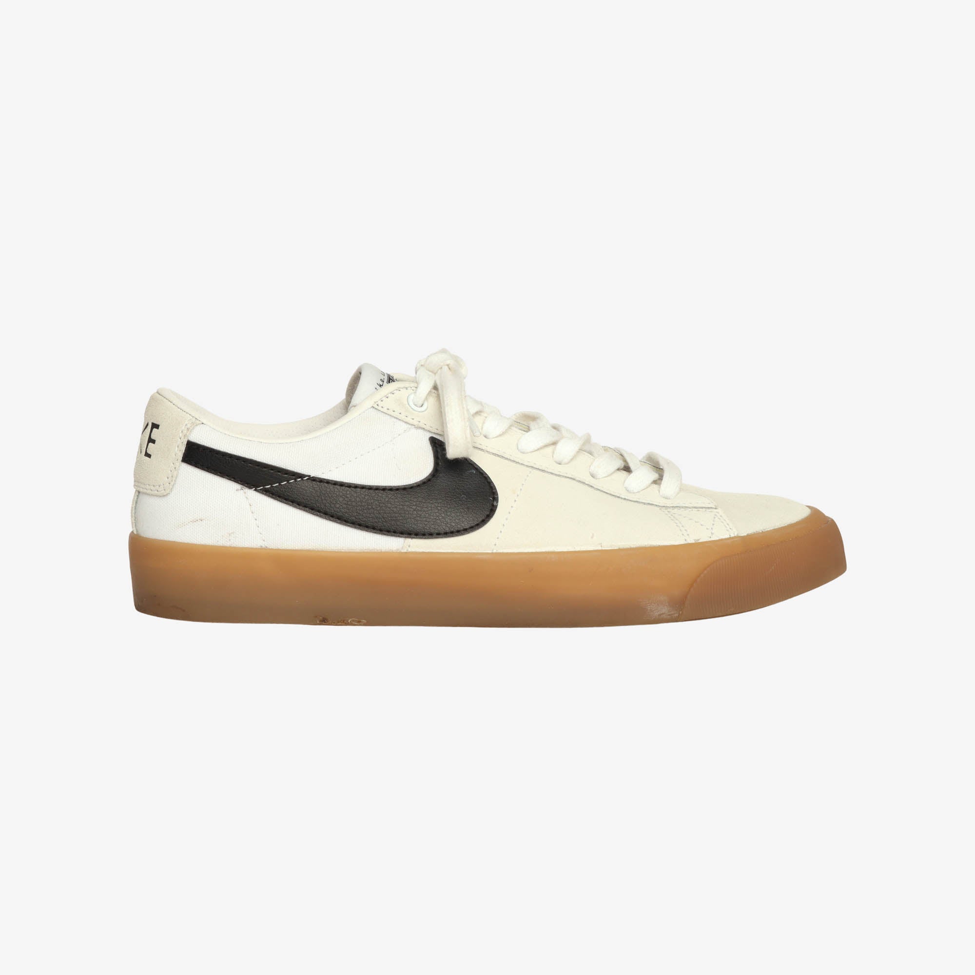 SB Blazer Low Pro GT Sneakers