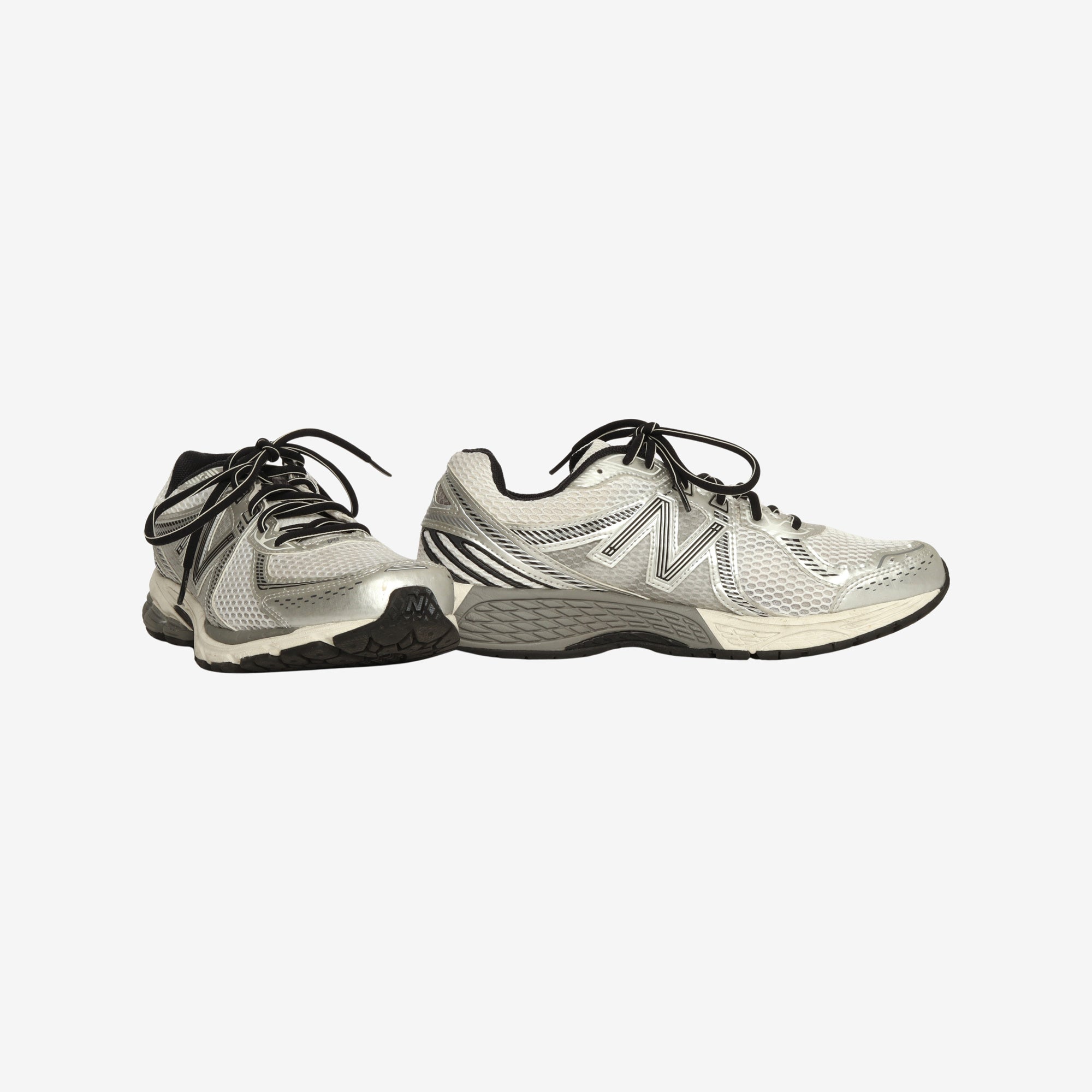 860v2 Sneakers