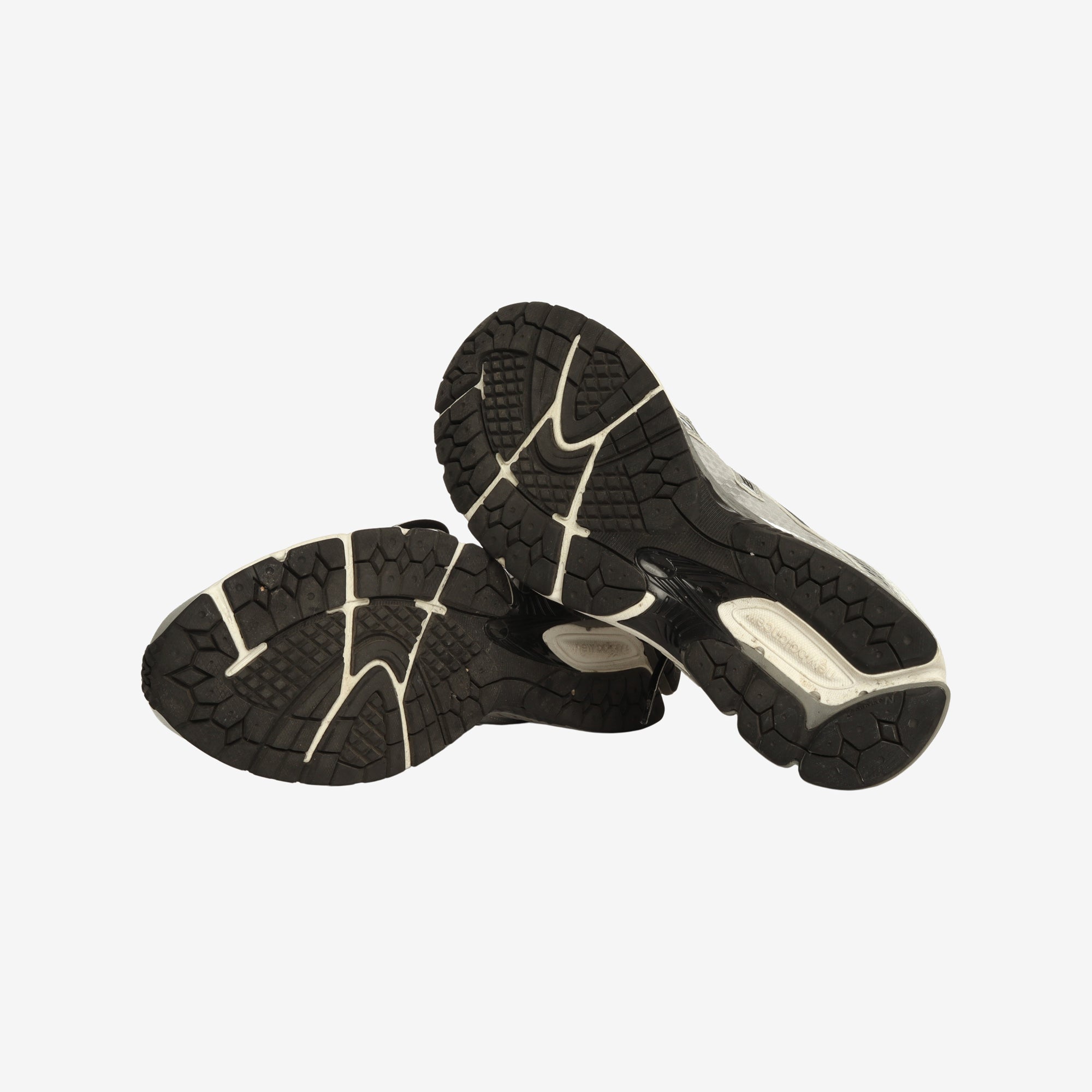 860v2 Sneakers