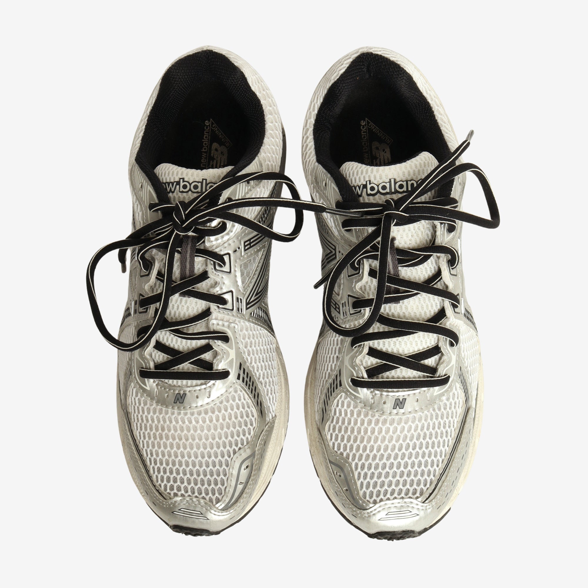 860v2 Sneakers