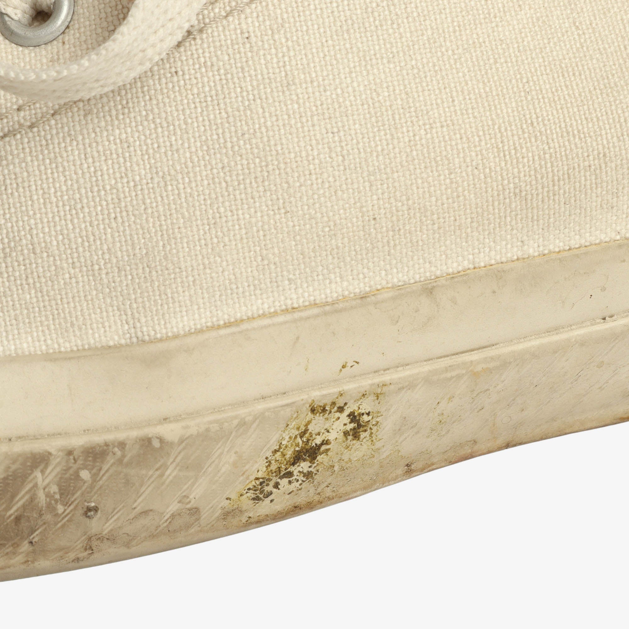 01JP Low Sneakers