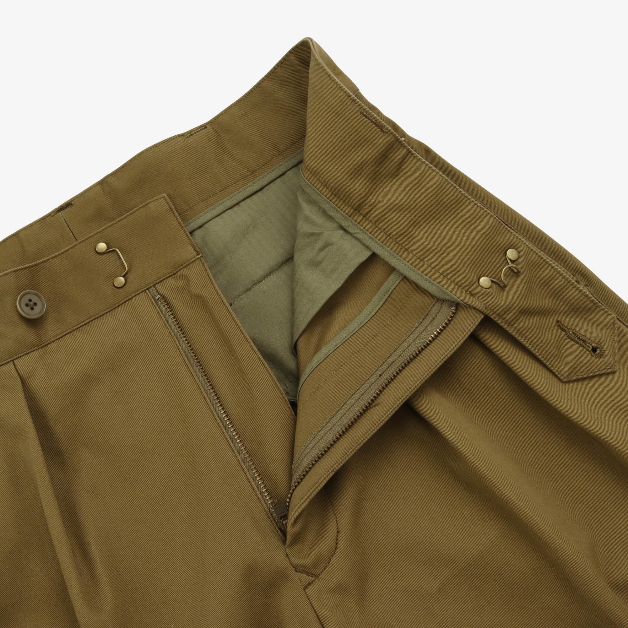 Pleated Clarke Chino (32W X 28L)