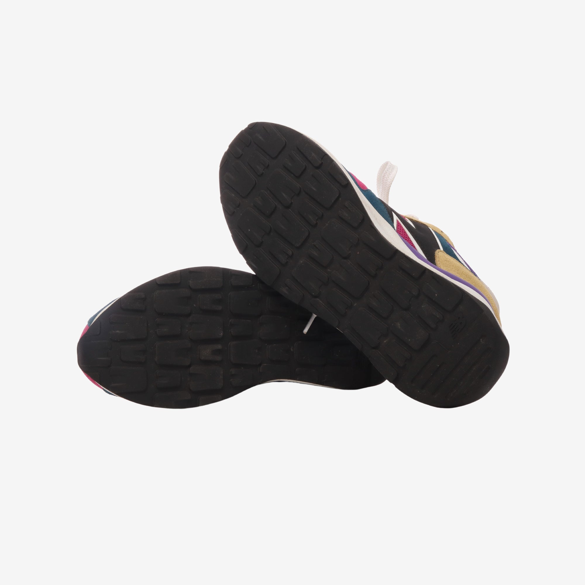 M5740GB Sneakers
