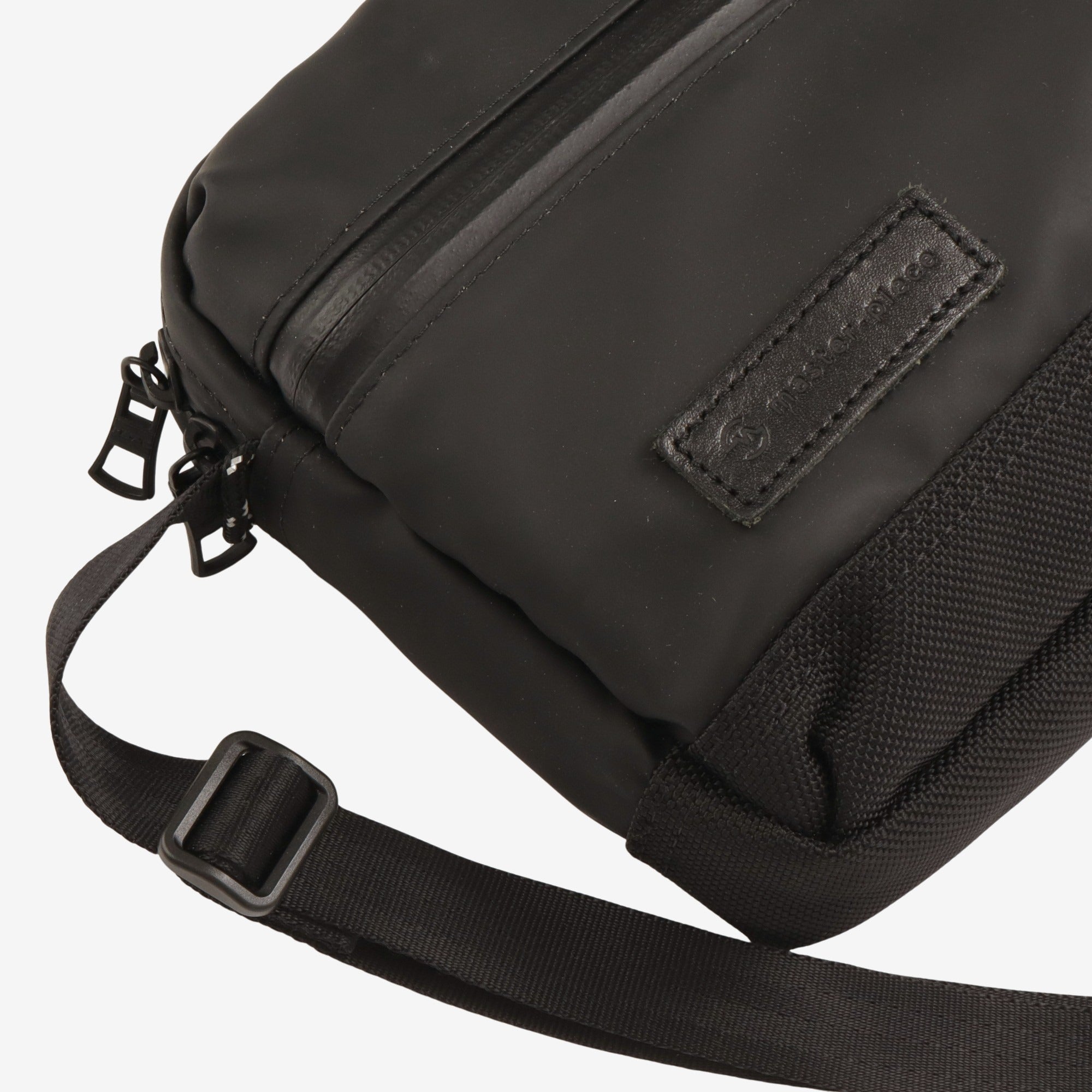 Slick Shoulder Bag