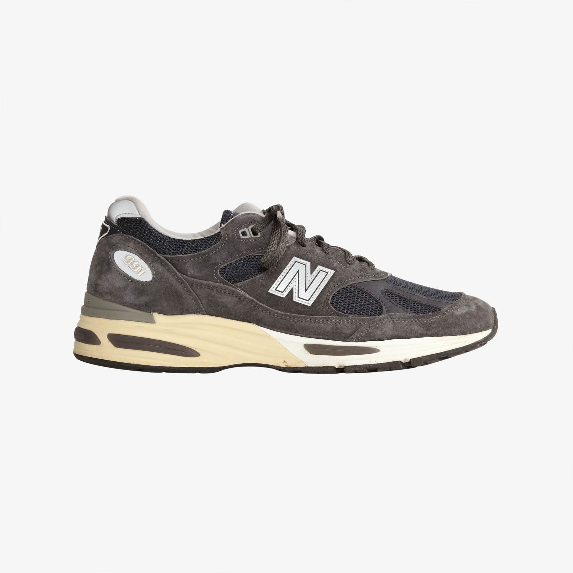 991v2 Sneakers (Made in UK)