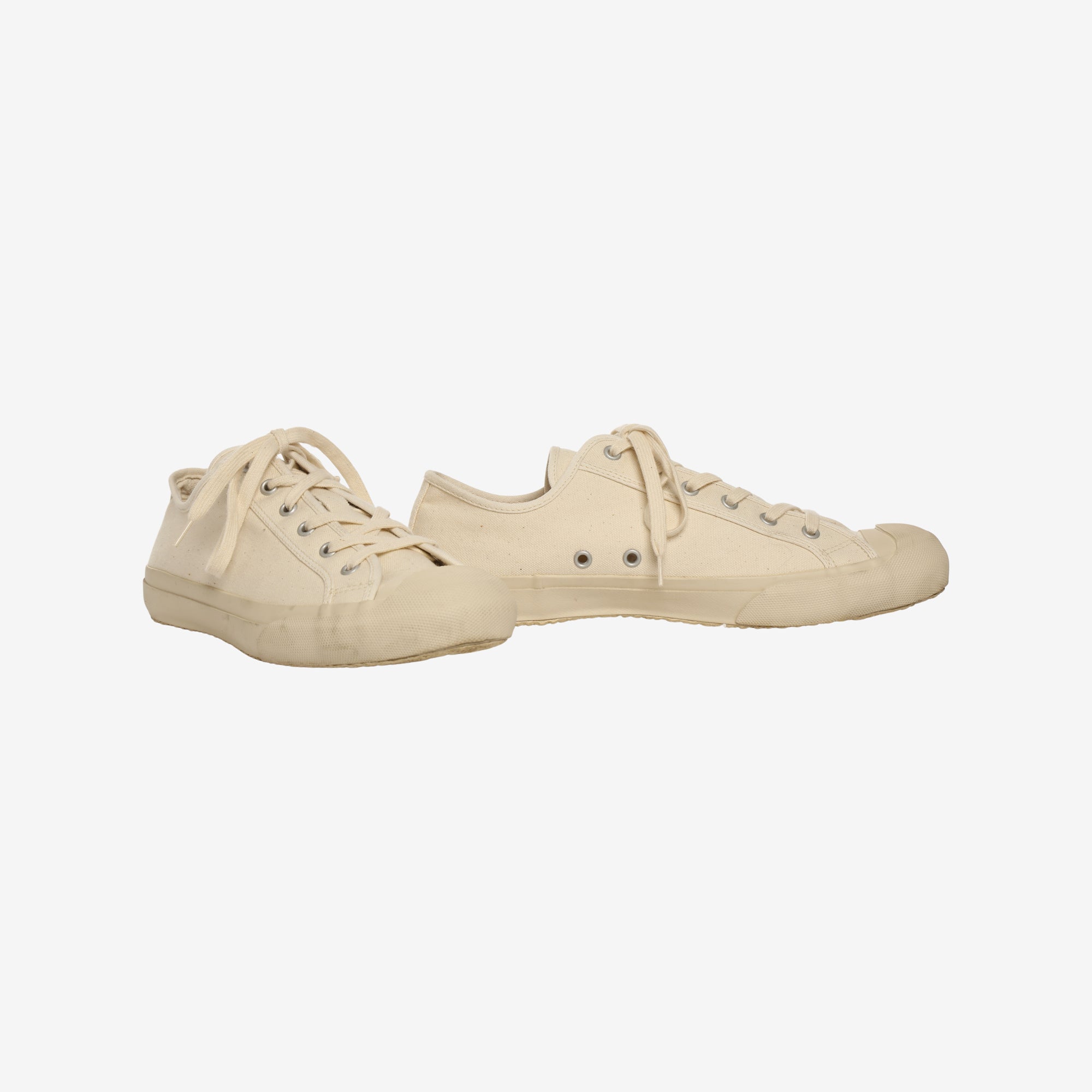 Court Canvas Sneaker
