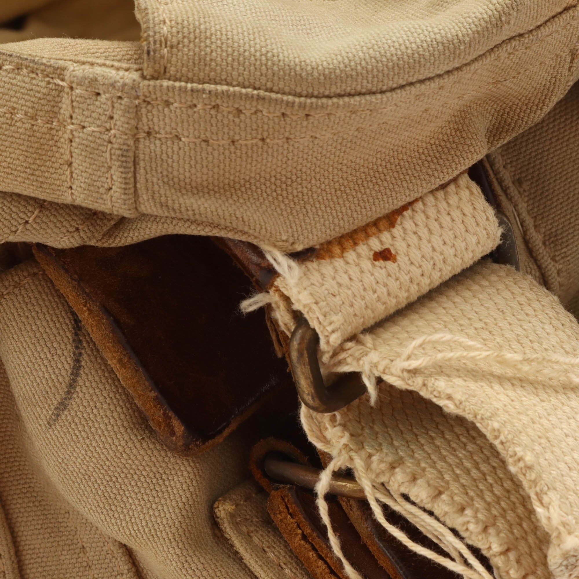 554 Colonial Messenger Bag