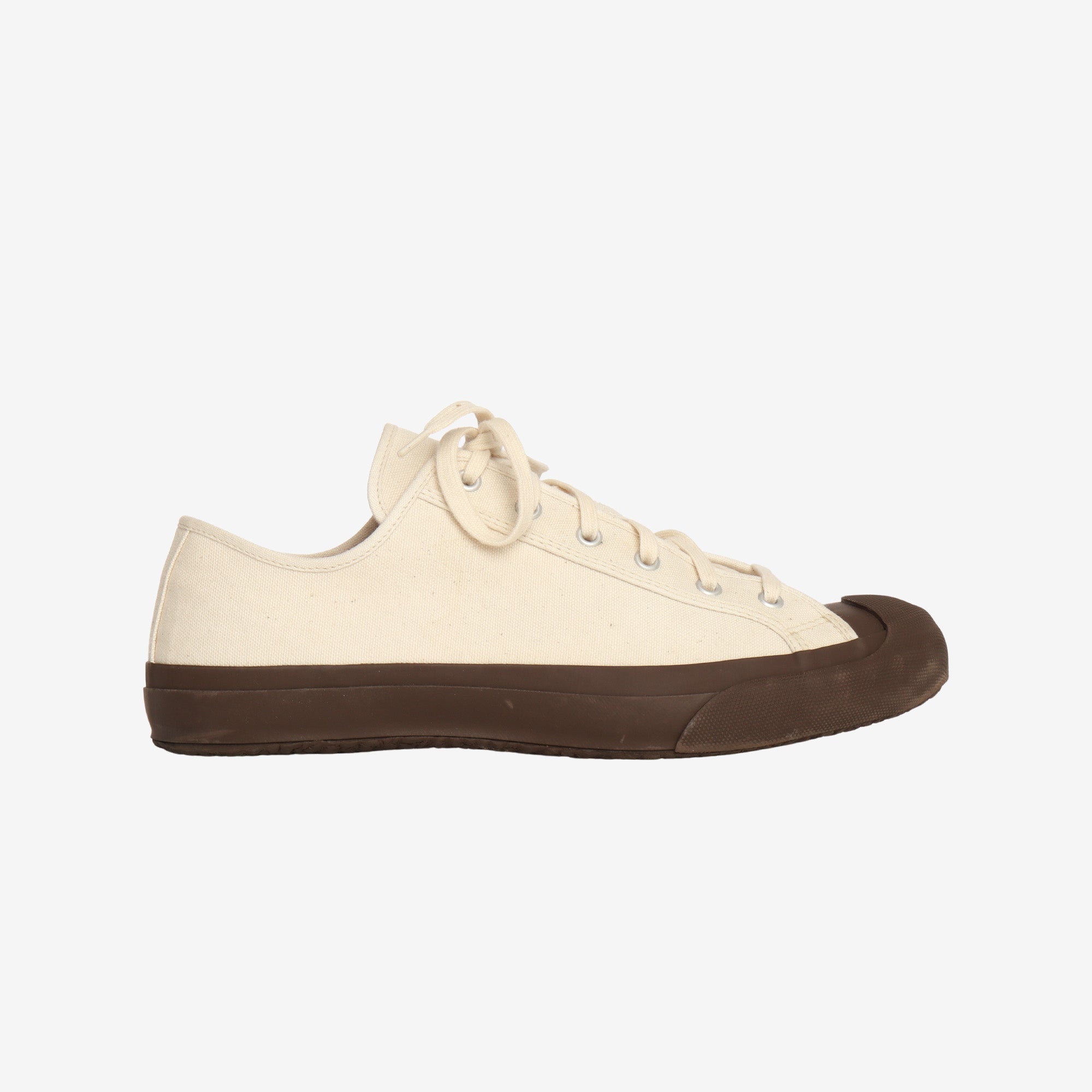 Court Canvas Sneaker