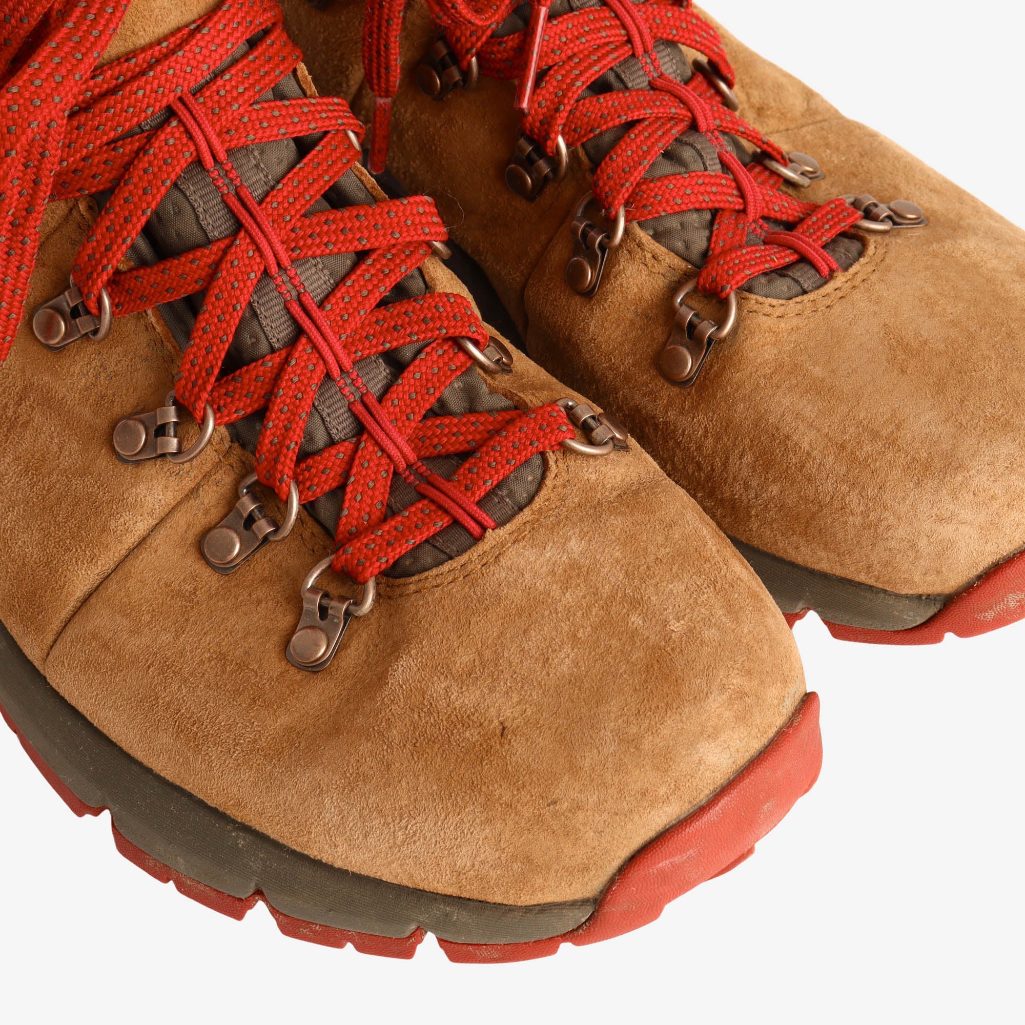 Mountain 600 Hiking Boot