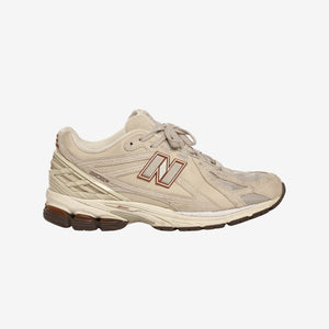 1906R Sneakers