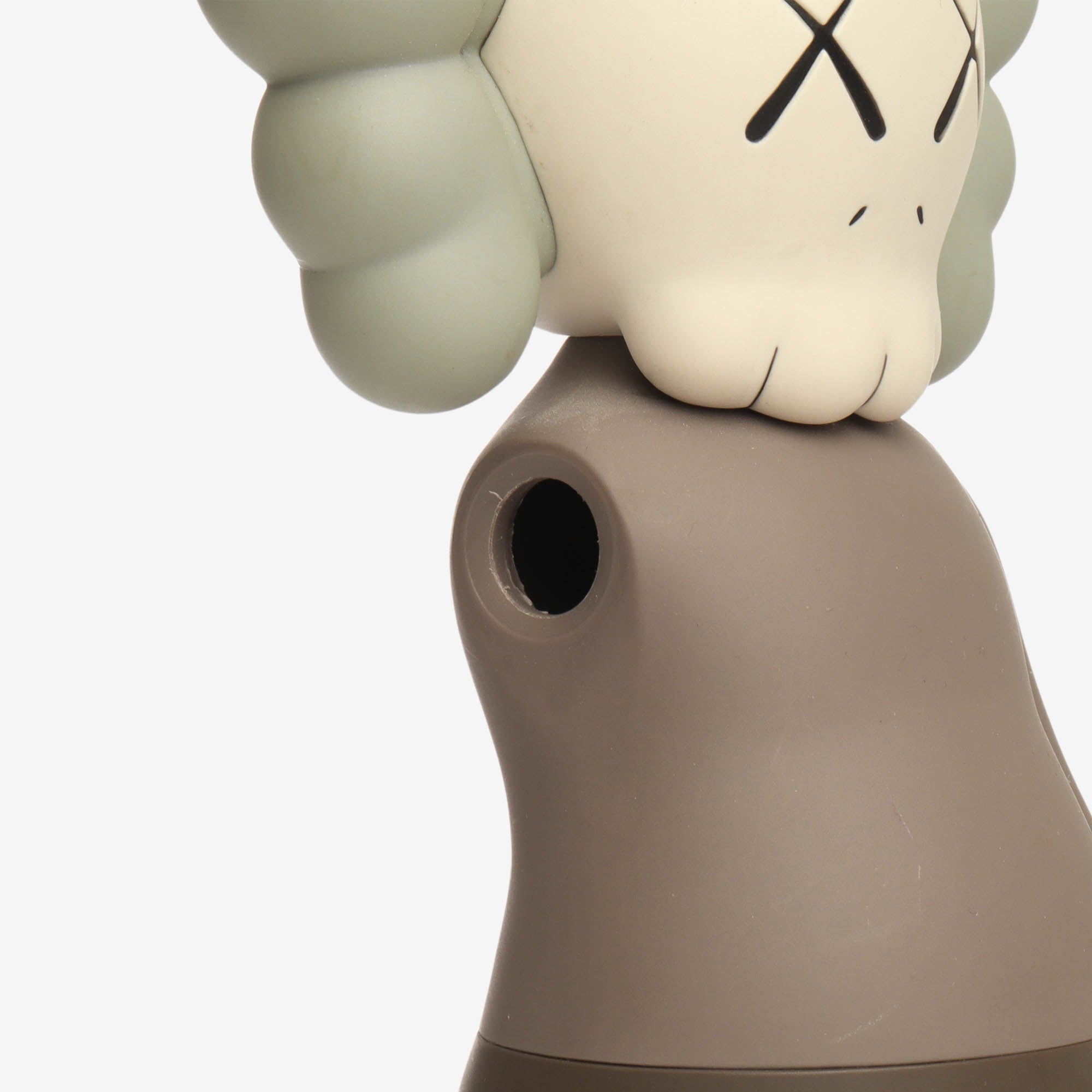 Kaws Figure 2016