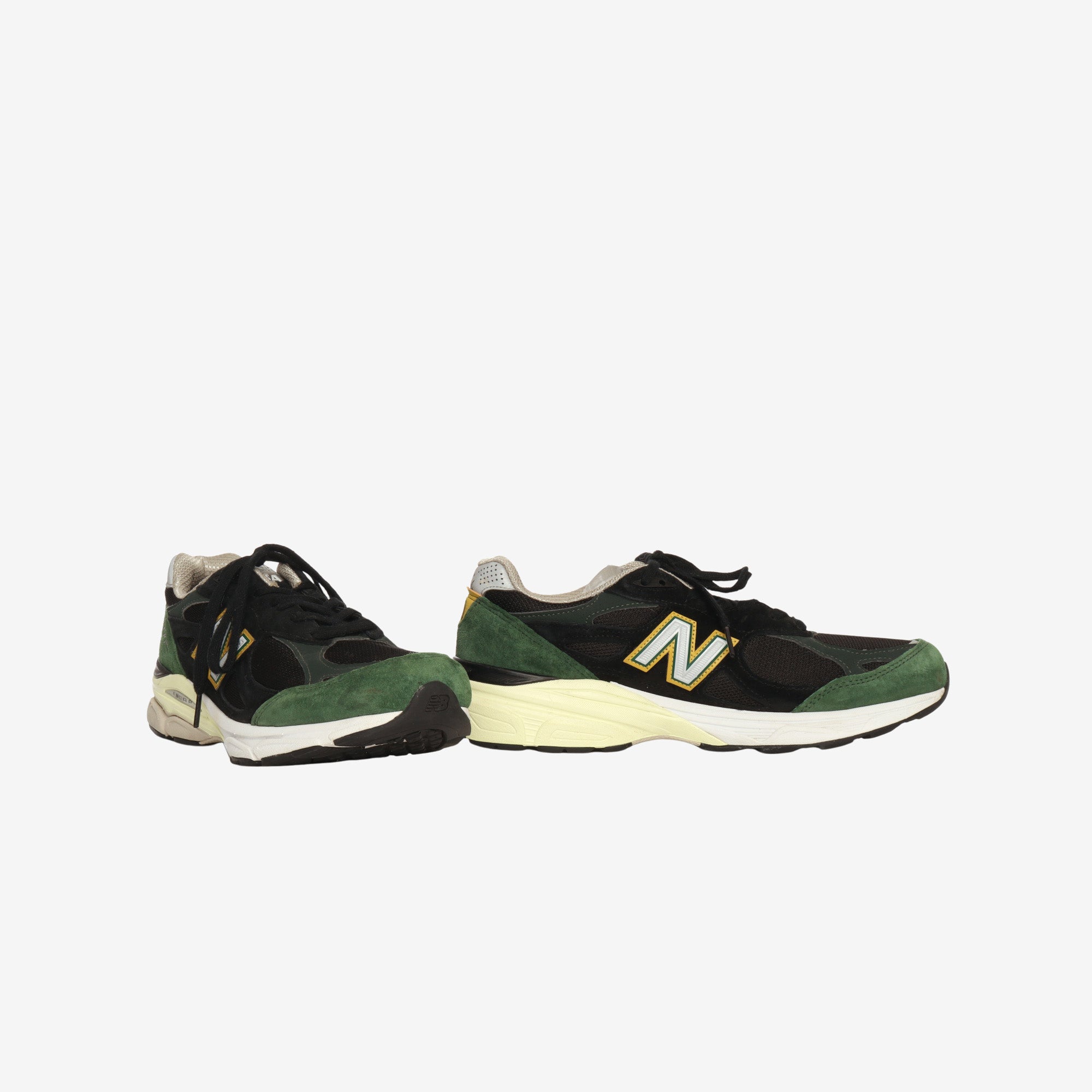 990V3 Sneaker