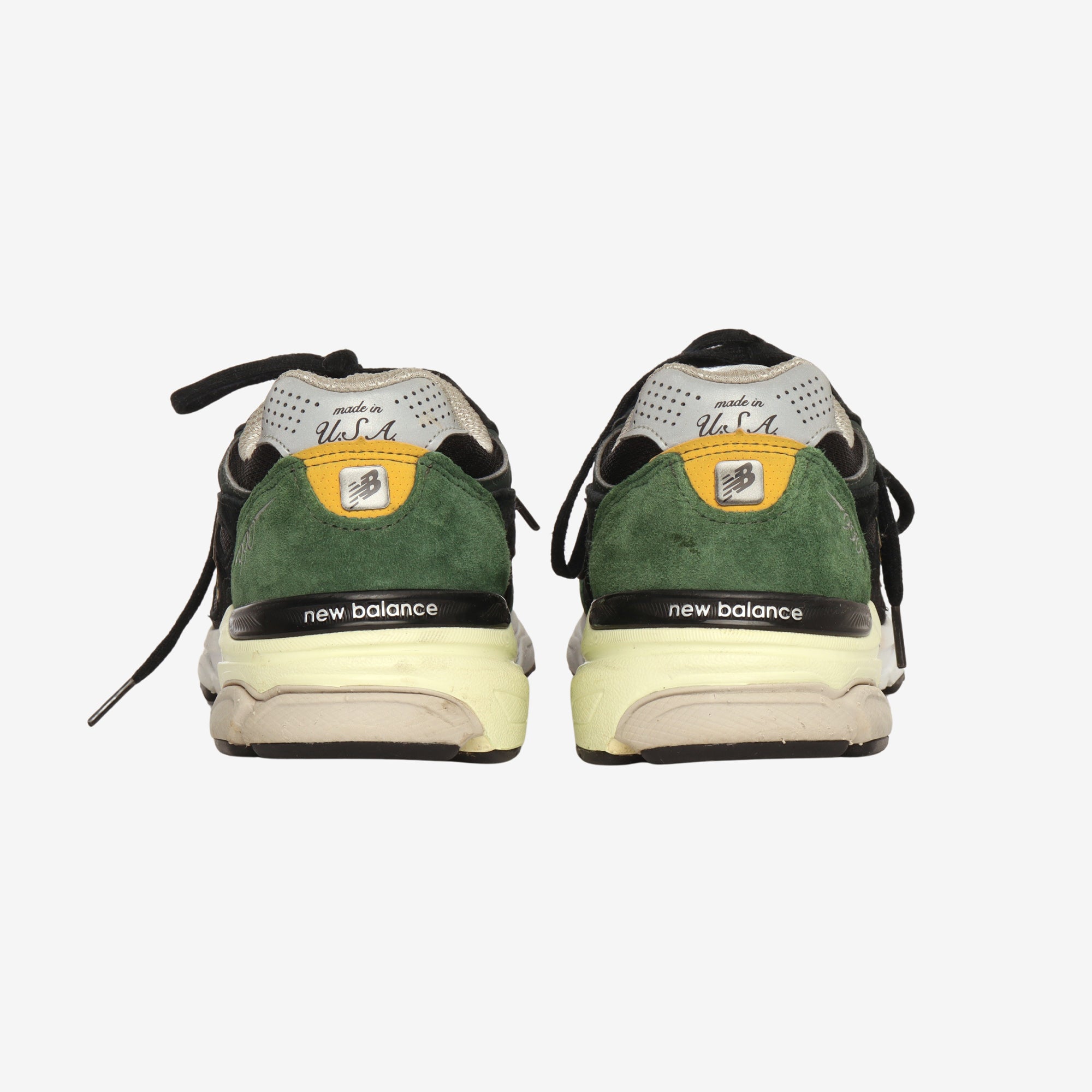 990V3 Sneaker