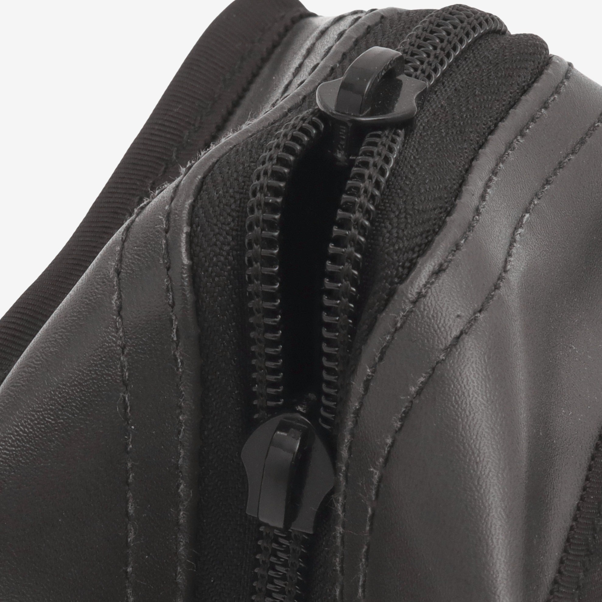 Rubberized Supender Pouch