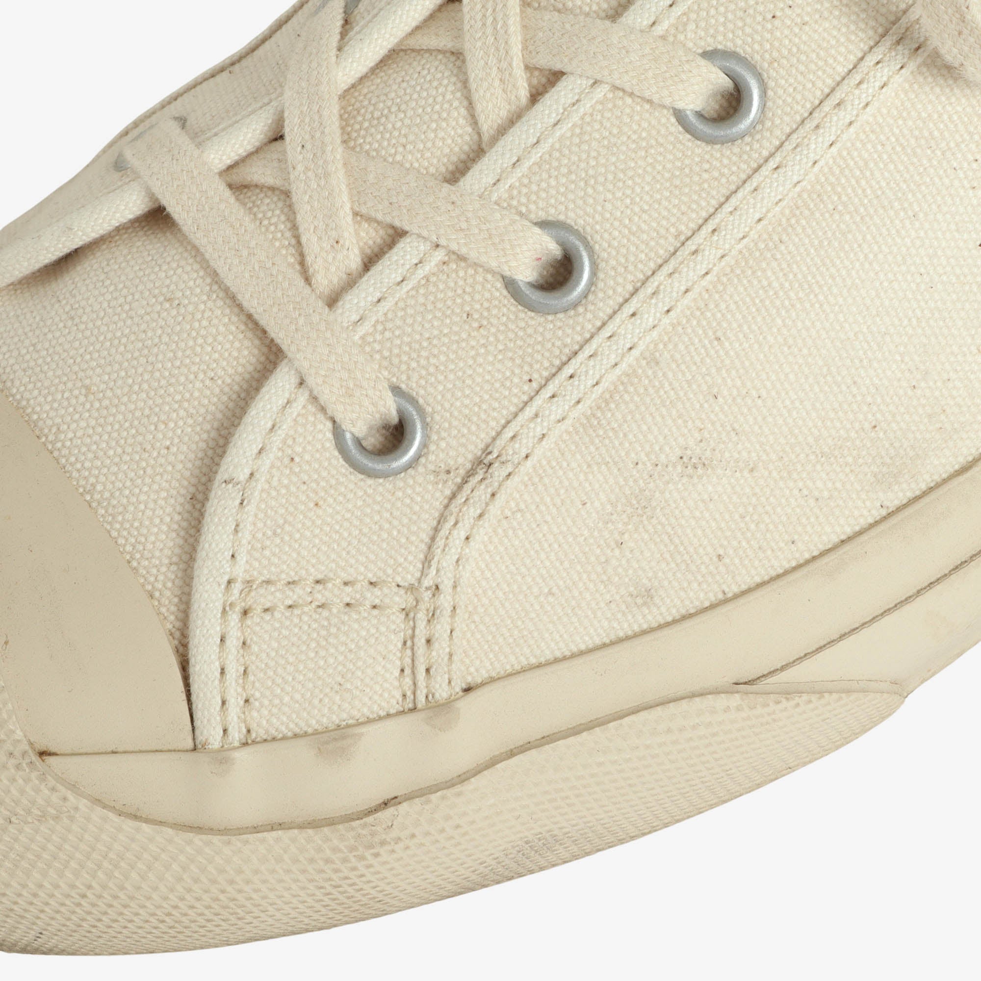 Court Canvas Sneakers