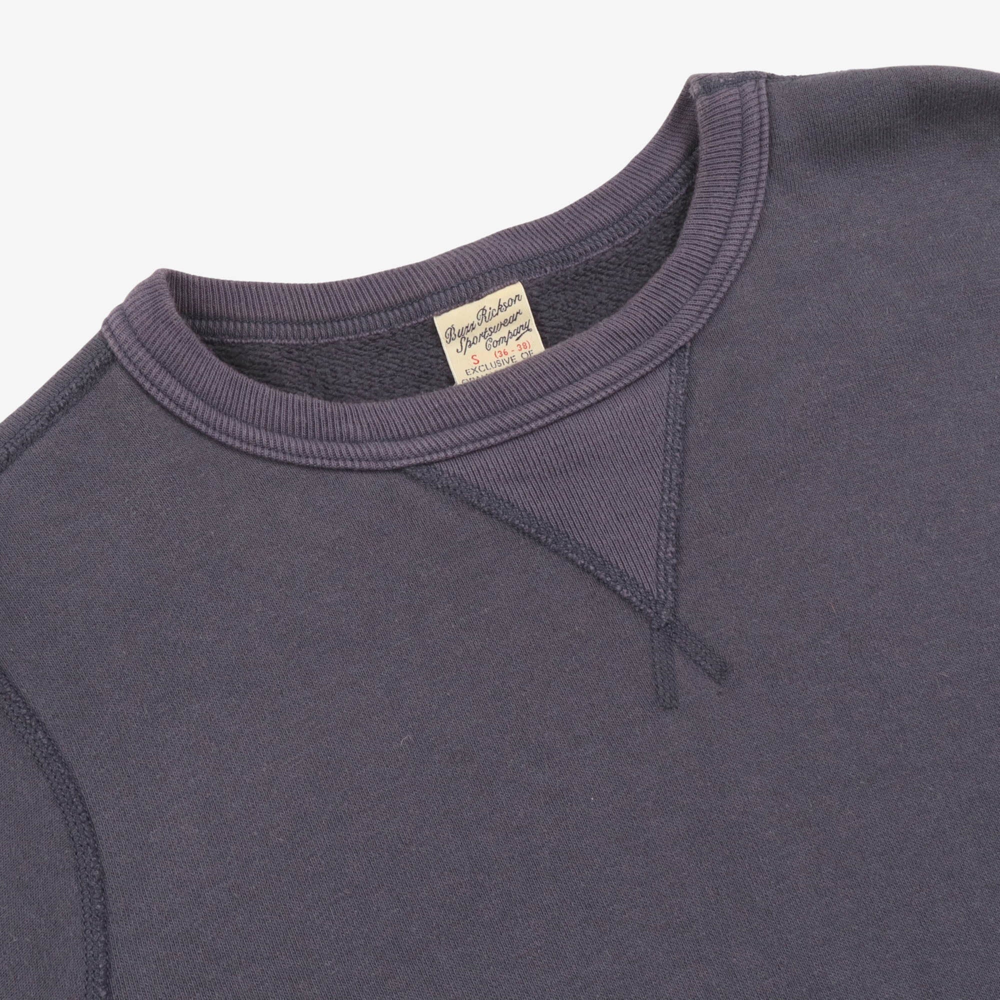 Single V Needle Sweatshirt