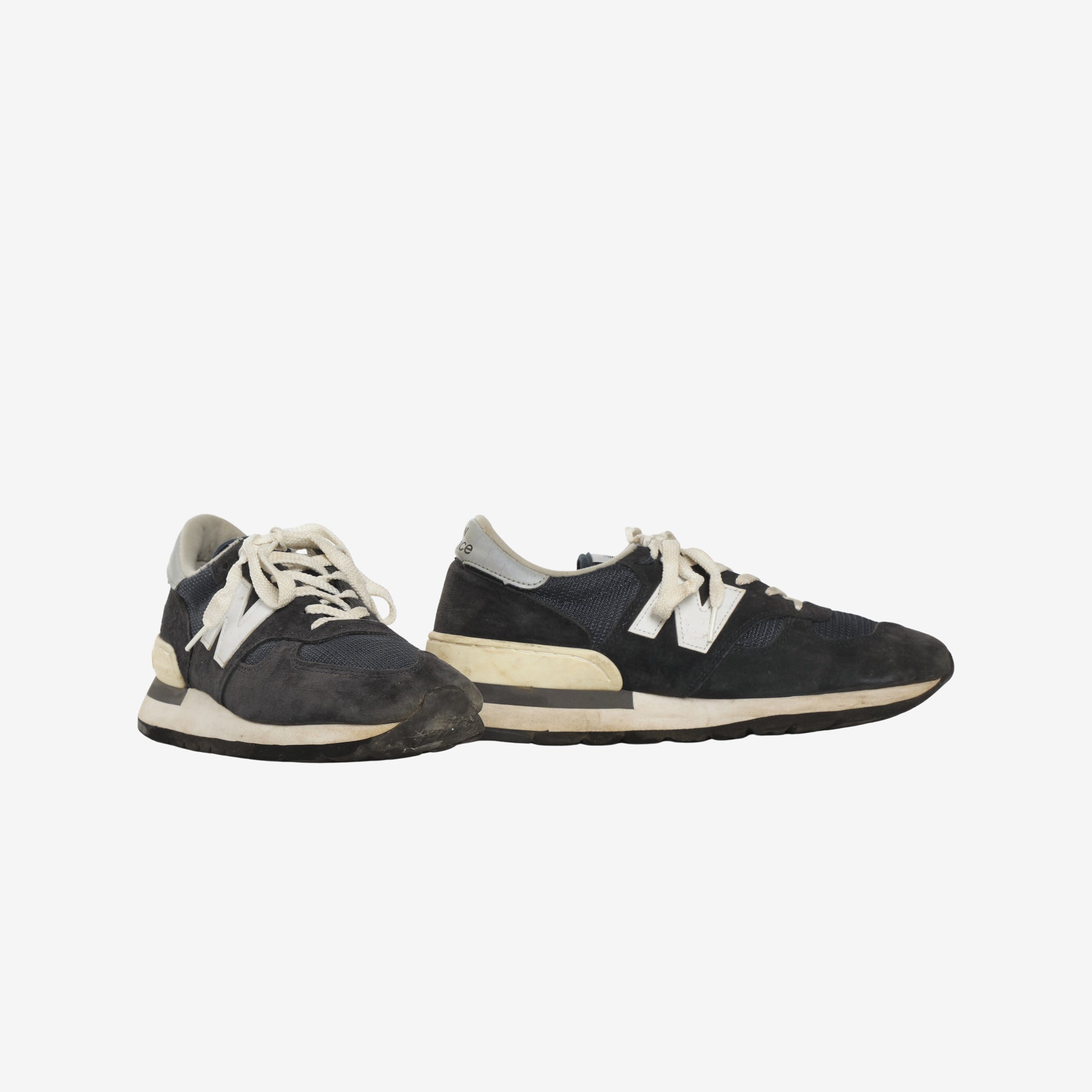 990v1 Sneakers