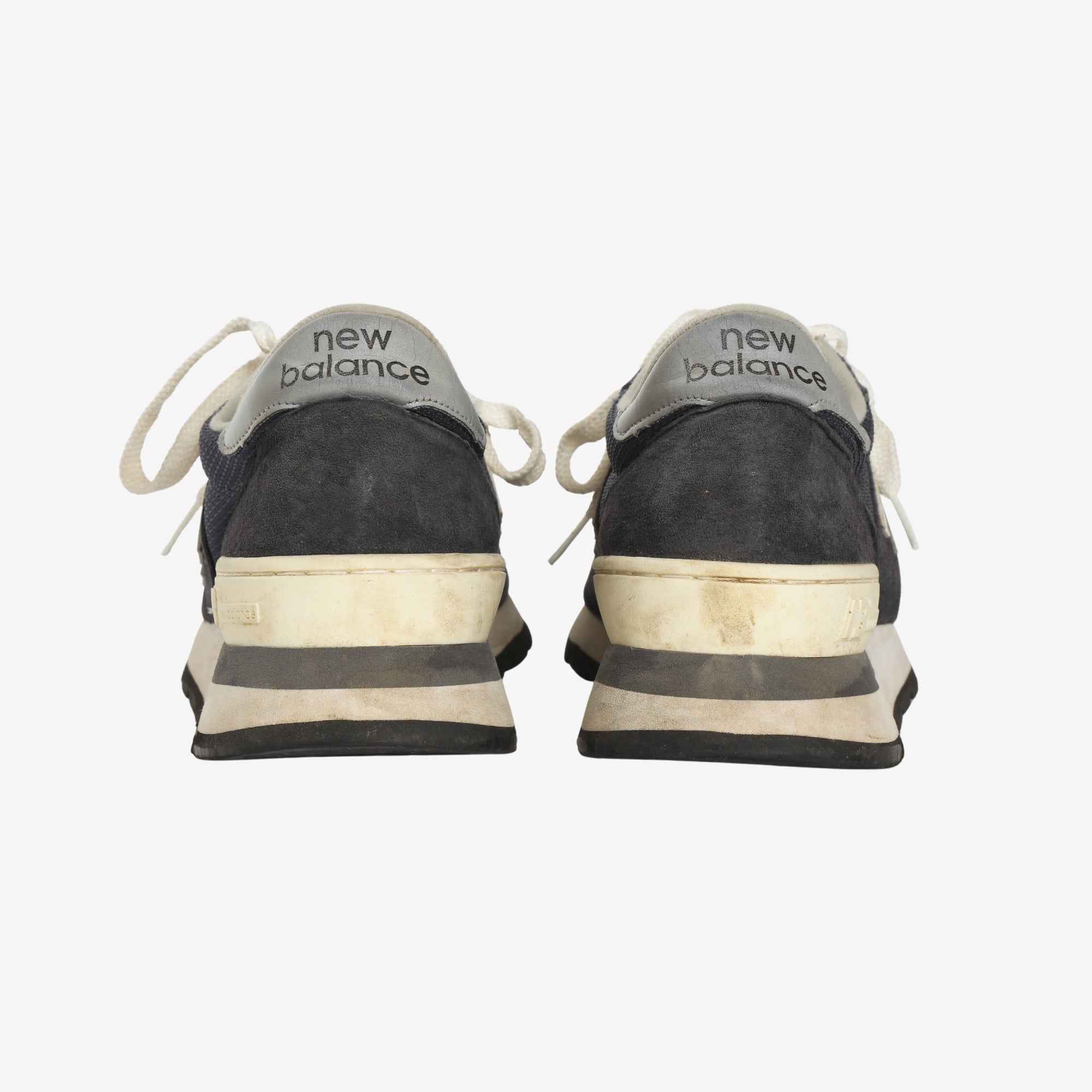 990v1 Sneakers