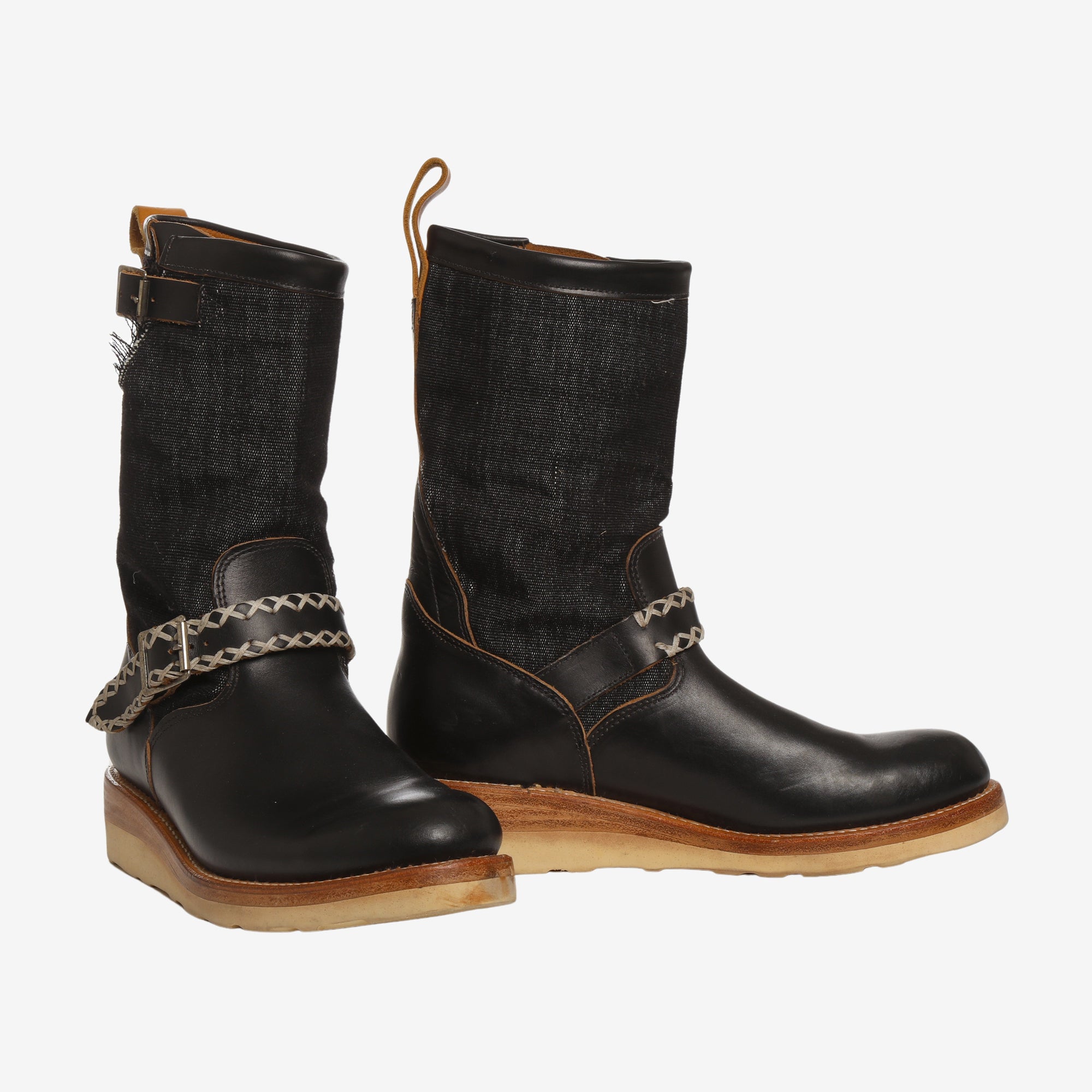 TWO Batuhe Buckle Boots