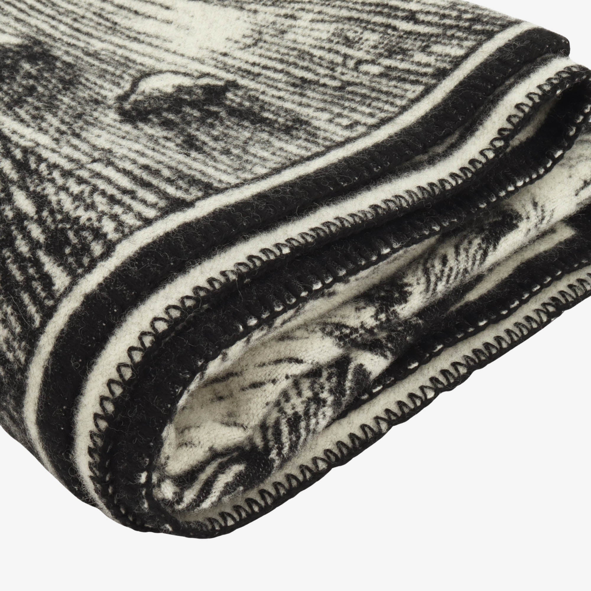 Blackways Iconic Bad Luck Blanket (Blackways)