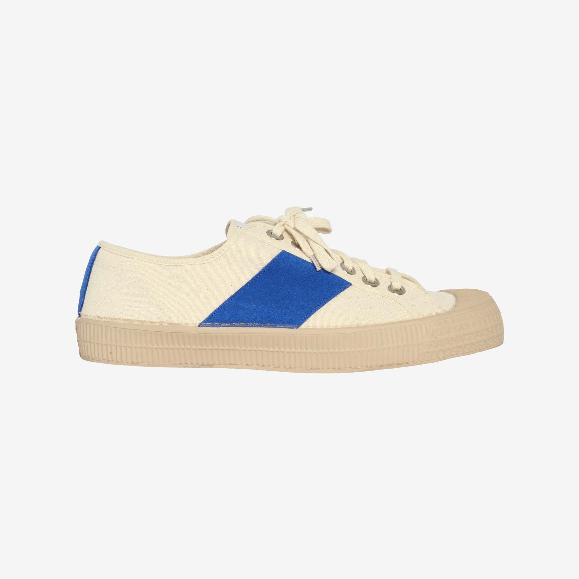 Star Master Canvas Sneakers