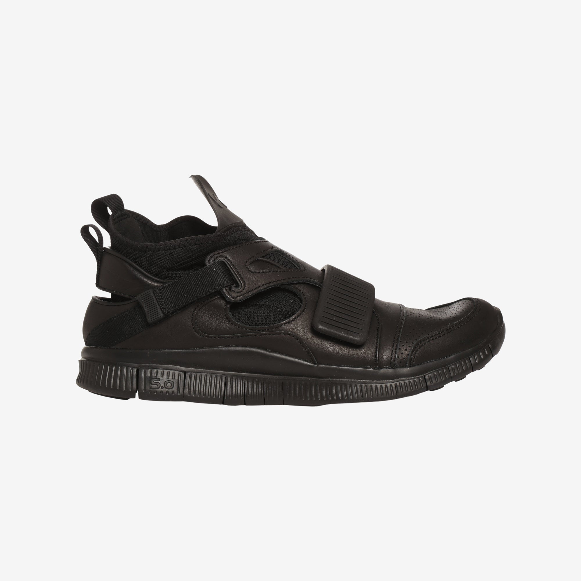 Free Huarache Carnivore Sneakers