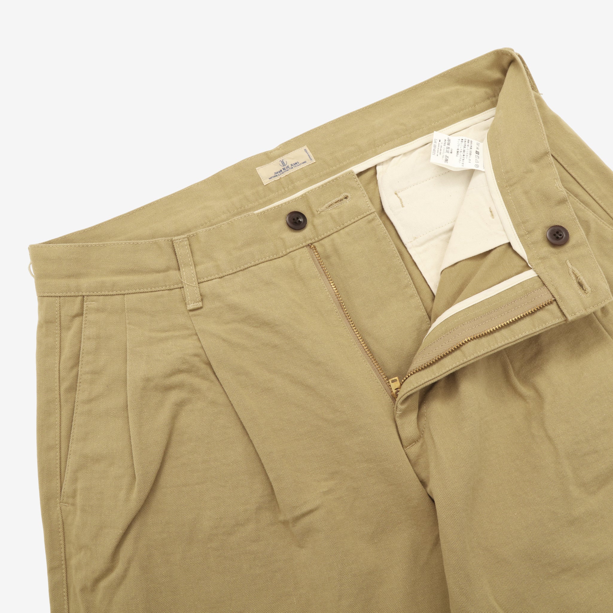 Two Tuck Wide Chino Trousers (36W X 32L)