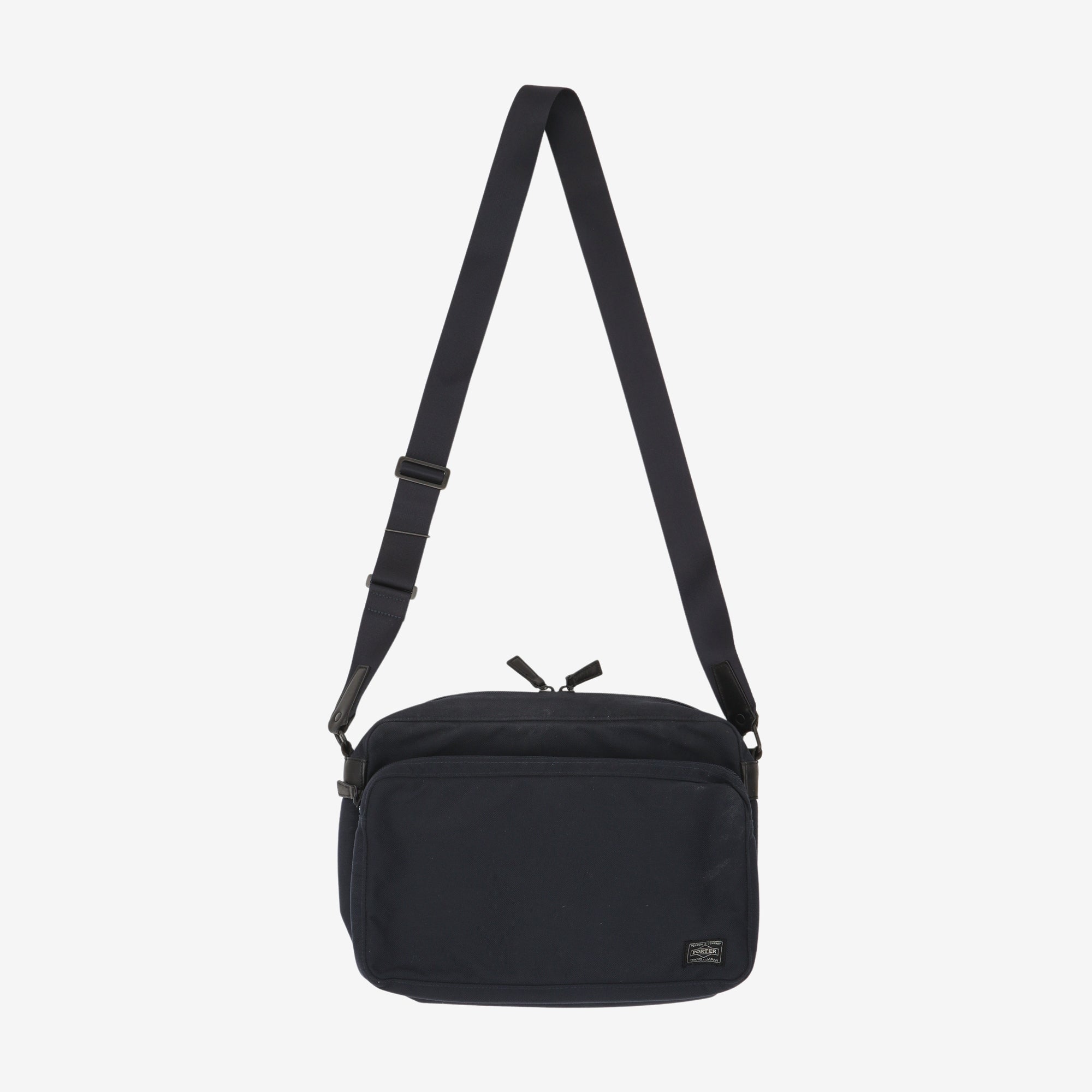 Zip Top Overnighter Bag (Monocle)