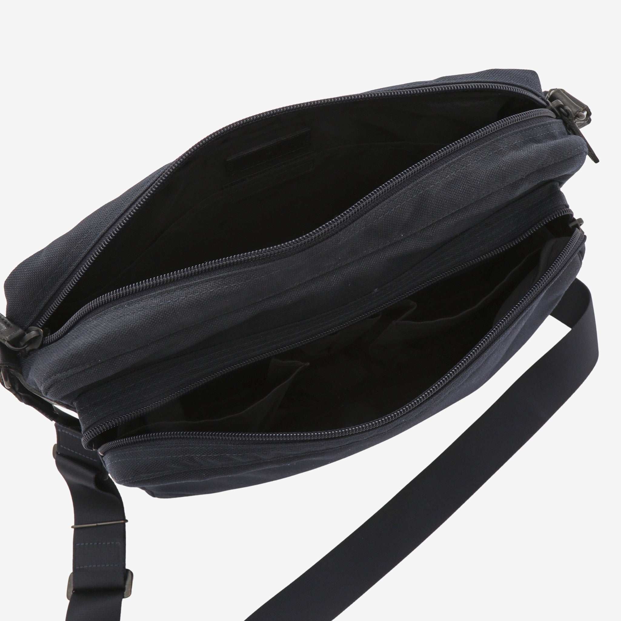 Zip Top Overnighter Bag (Monocle)