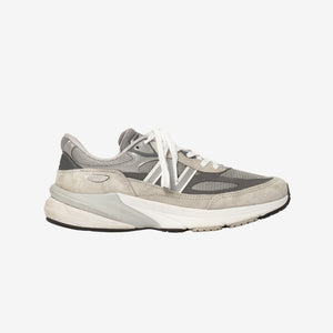 990v6 Trainers