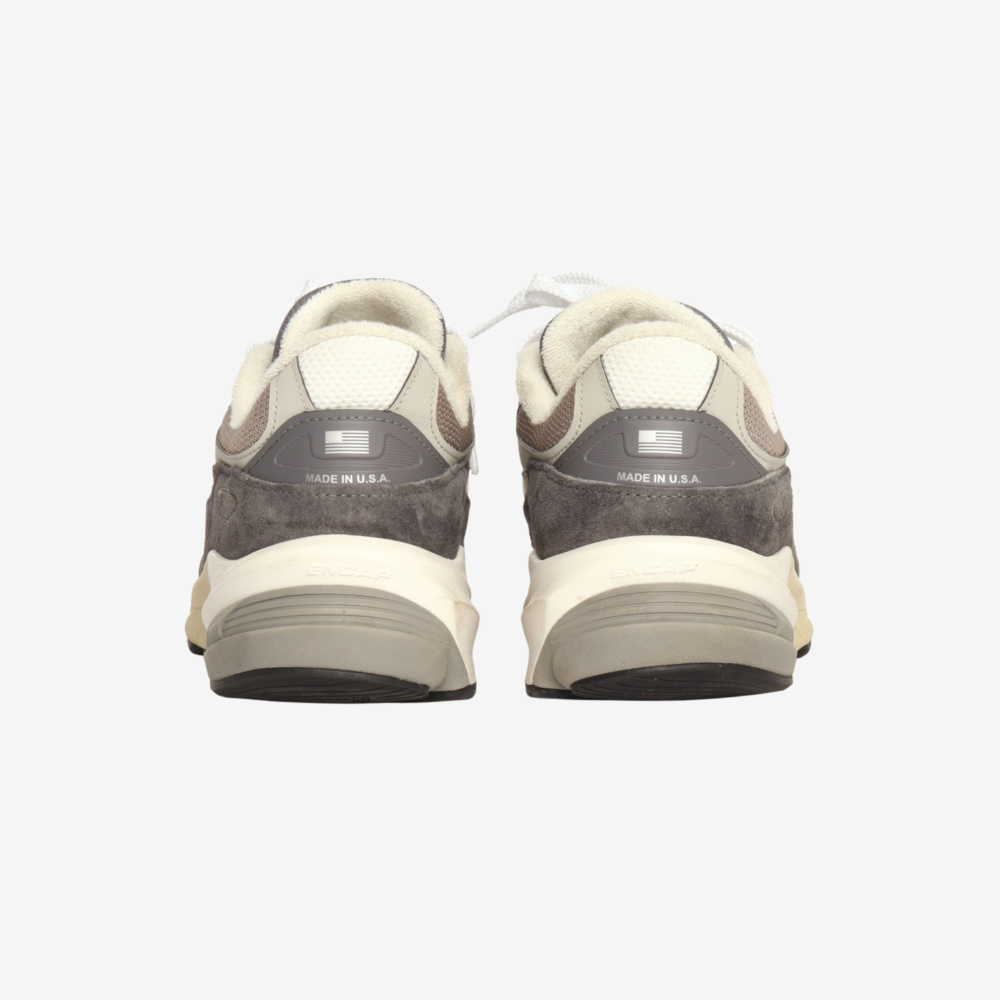 990v6 Sneakers