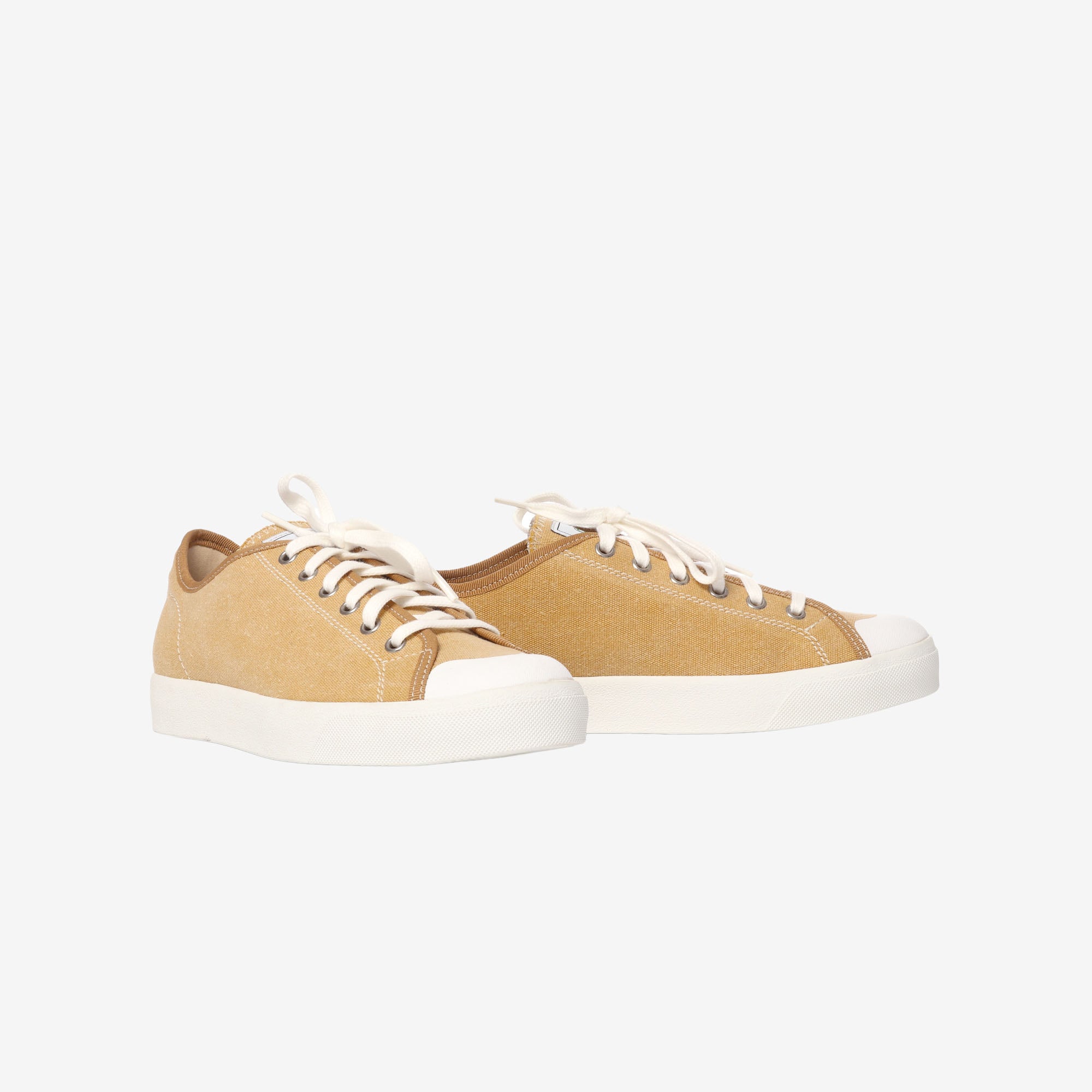Clava Canvas Sneakers